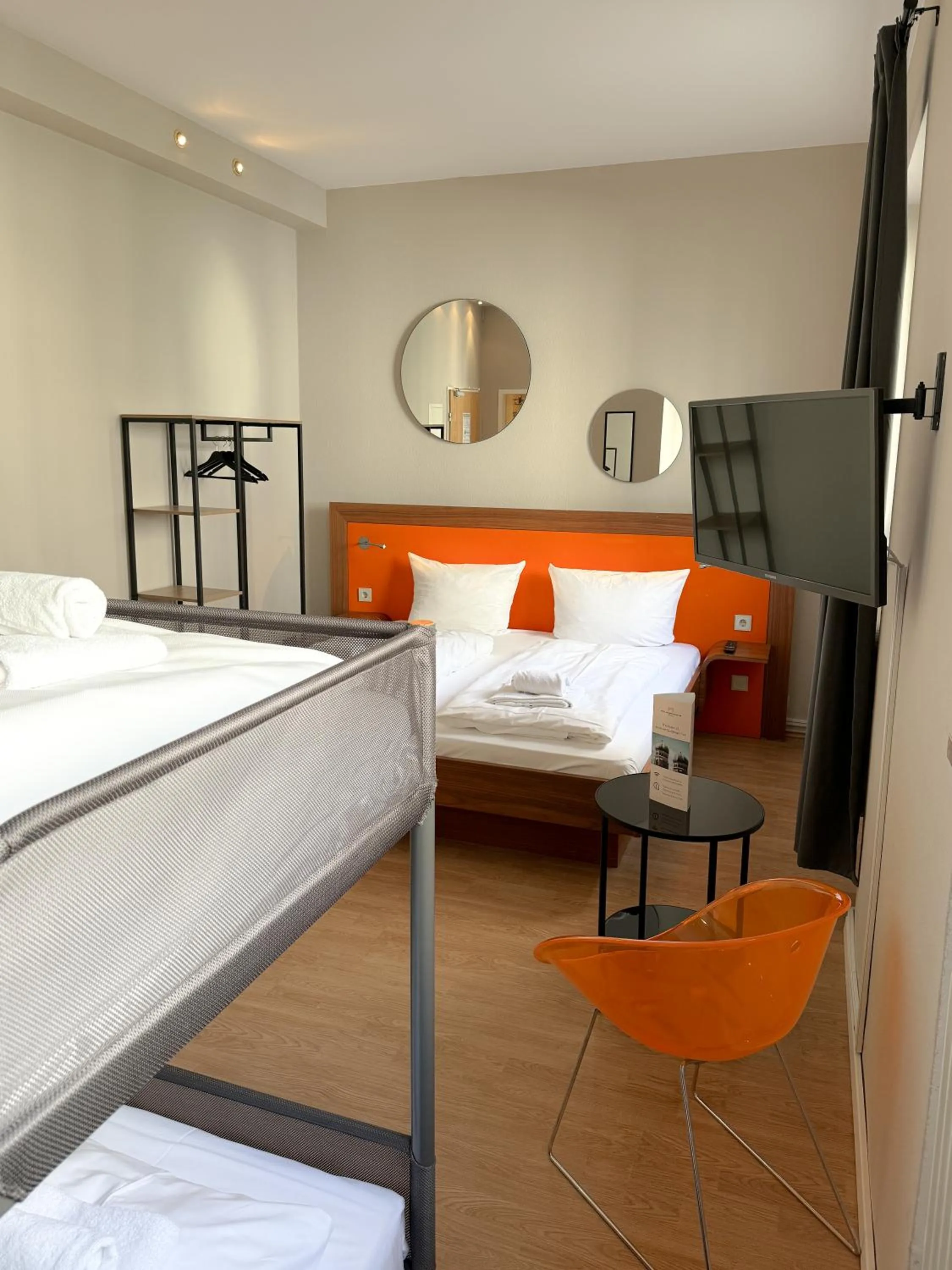 Photo of the whole room, Bed in Hotel Sendlinger Tor