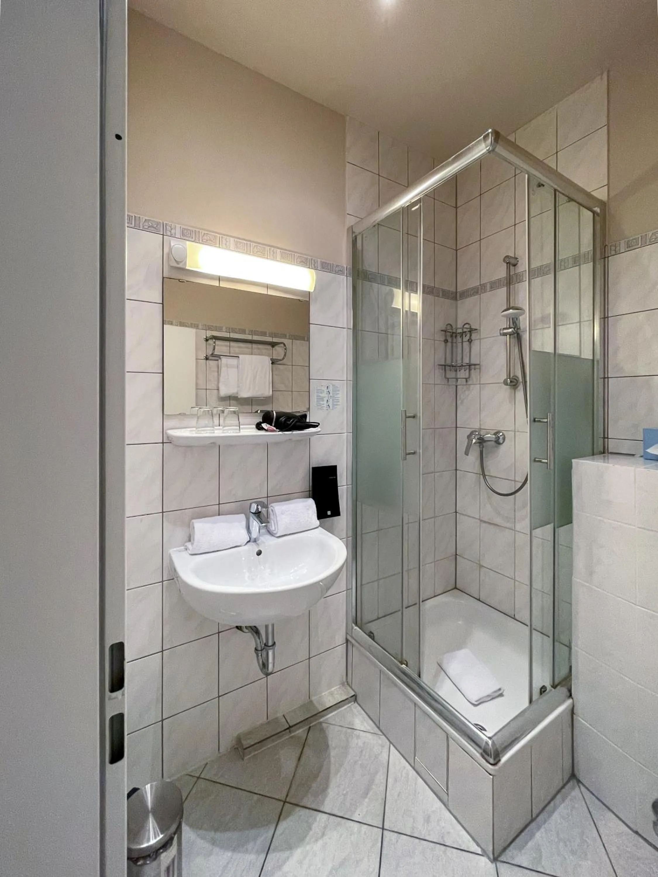 Shower in Hotel Sendlinger Tor