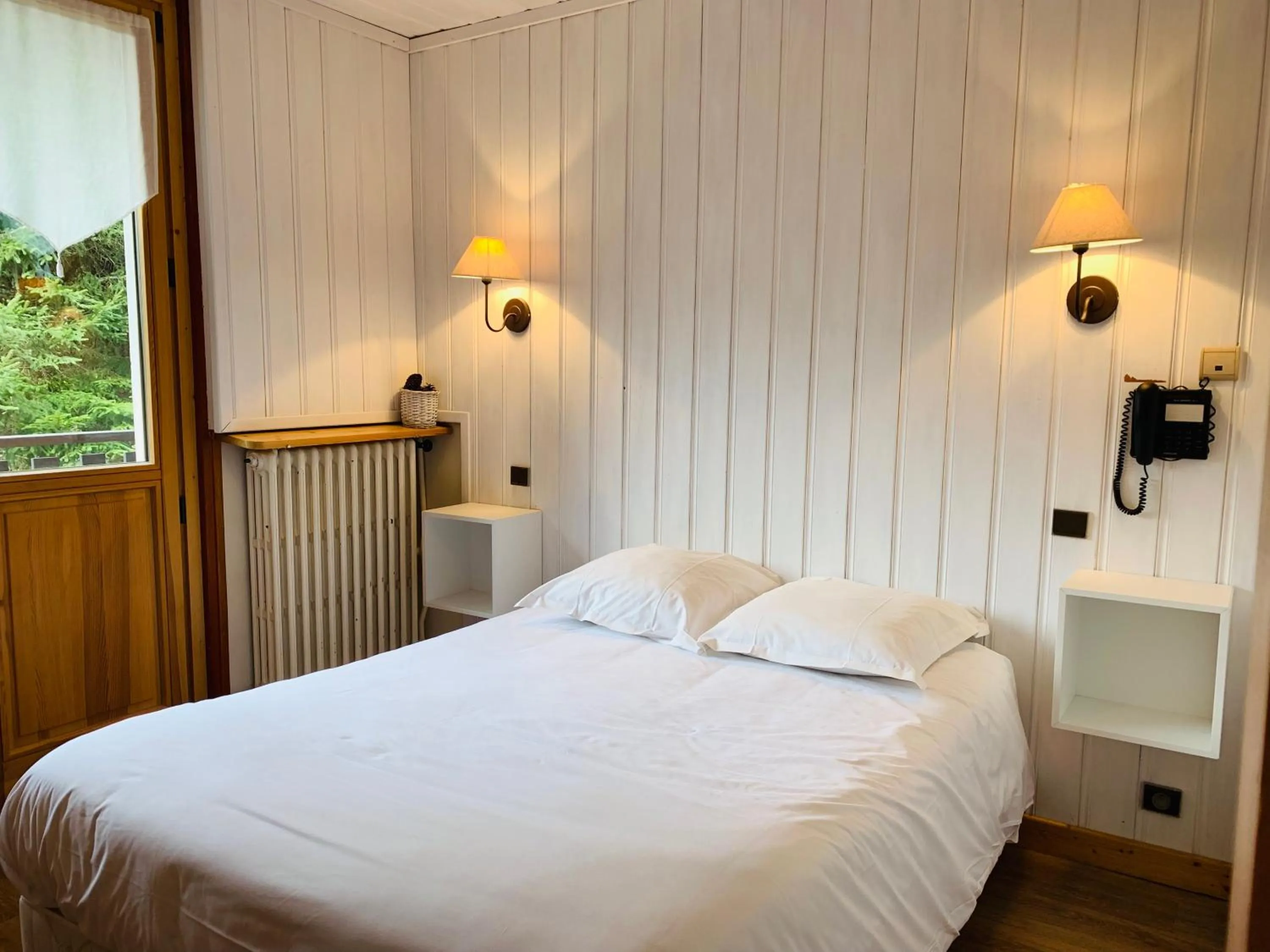 Bed in L'Arveyron Open House