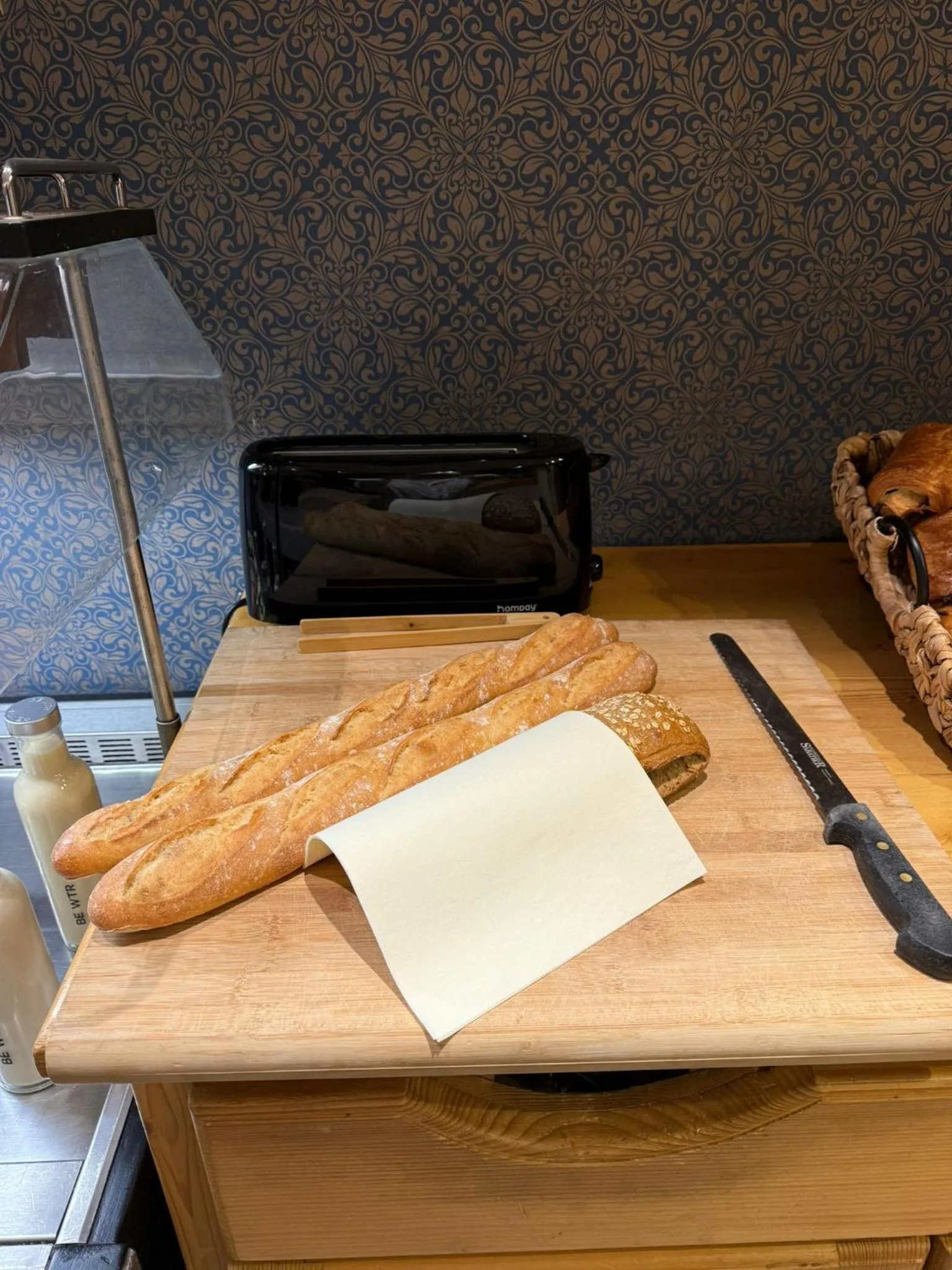 Breakfast in L'Arveyron Open House