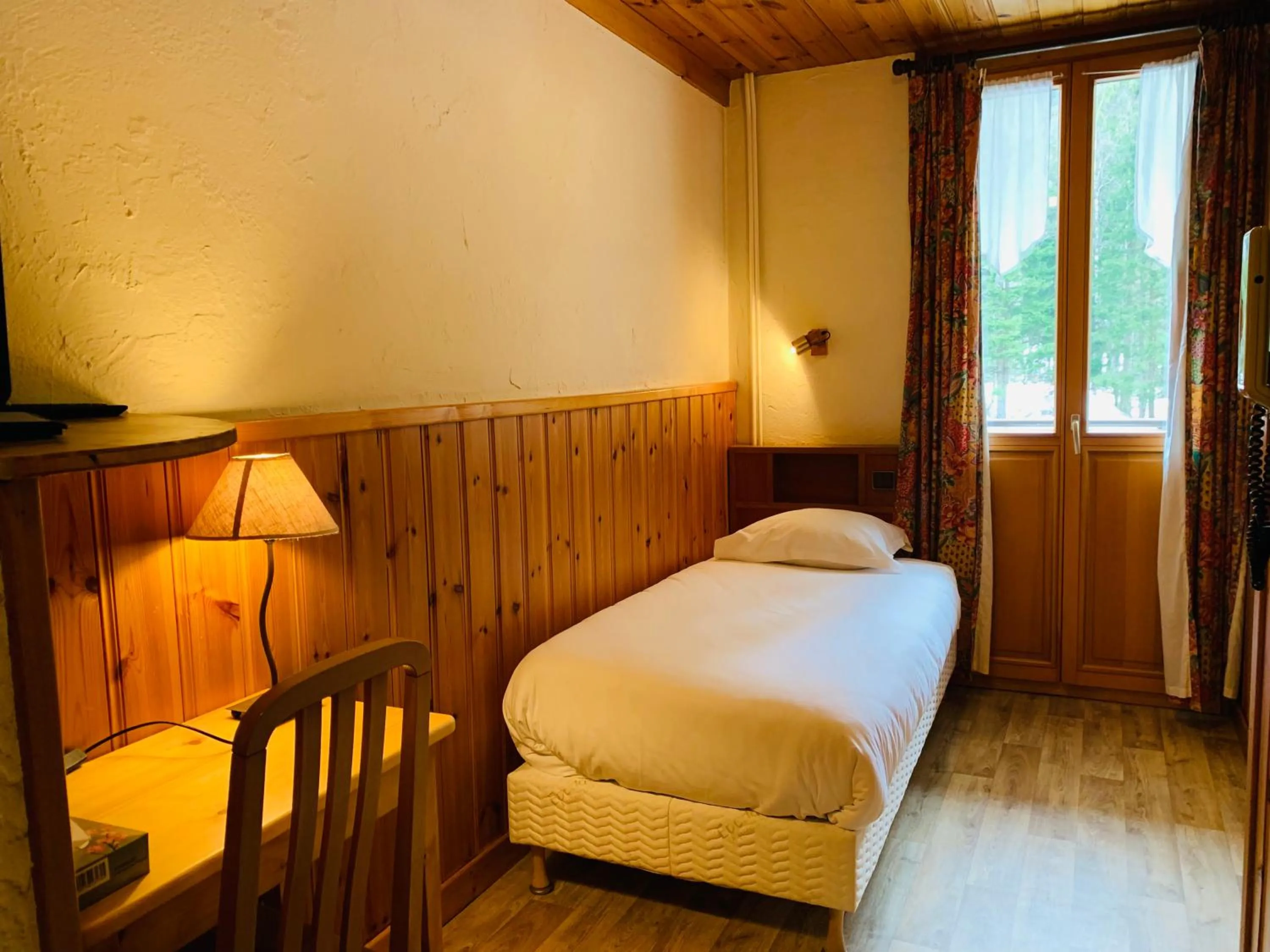 Bed in L'Arveyron Open House