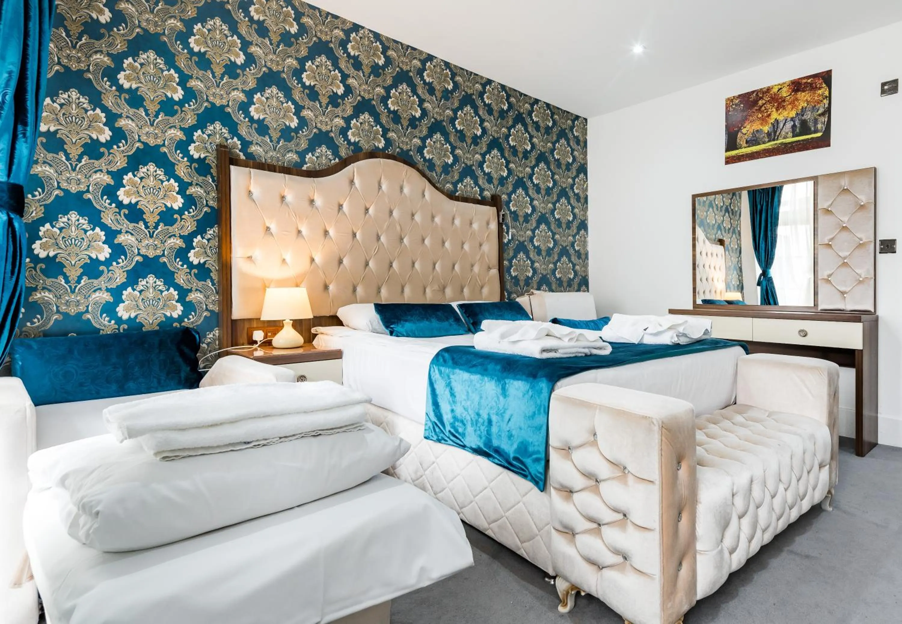 Bedroom, Bed in Vilenza Hotel