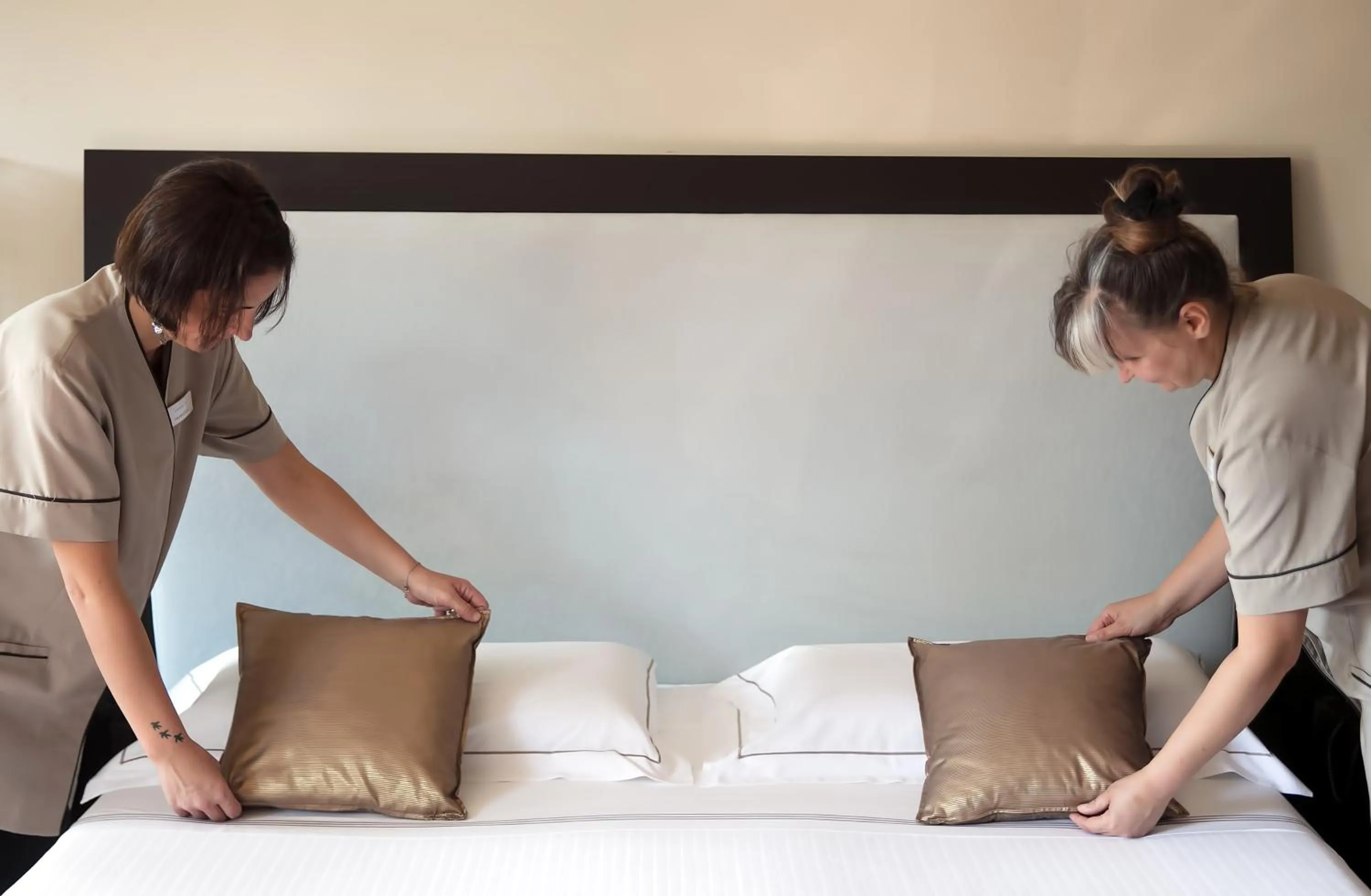 Staff, Bed in Hotel St.Mauritius