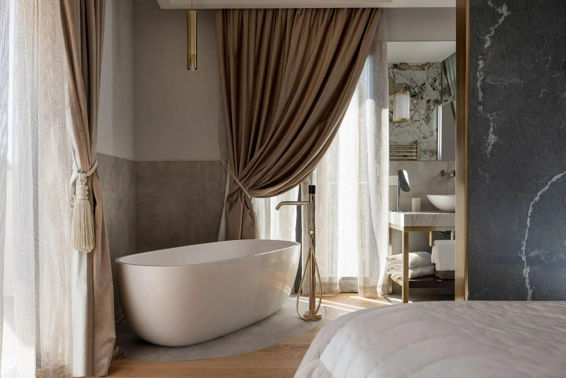 Bath, Bed in Hotel St.Mauritius