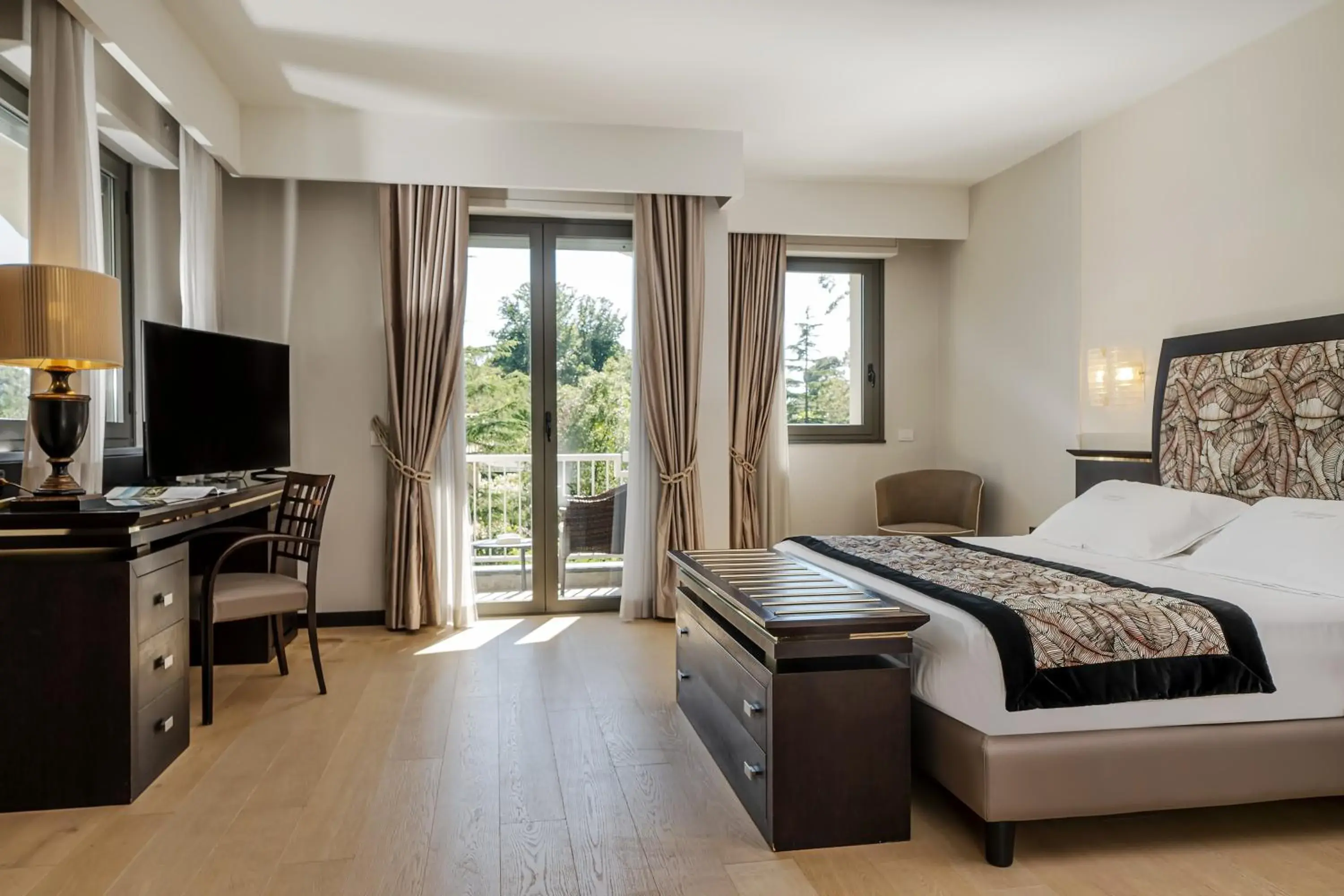 Grand Deluxe Double Room in Hotel St.Mauritius Grand Deluxe Double Room in Hotel St.Mauritius