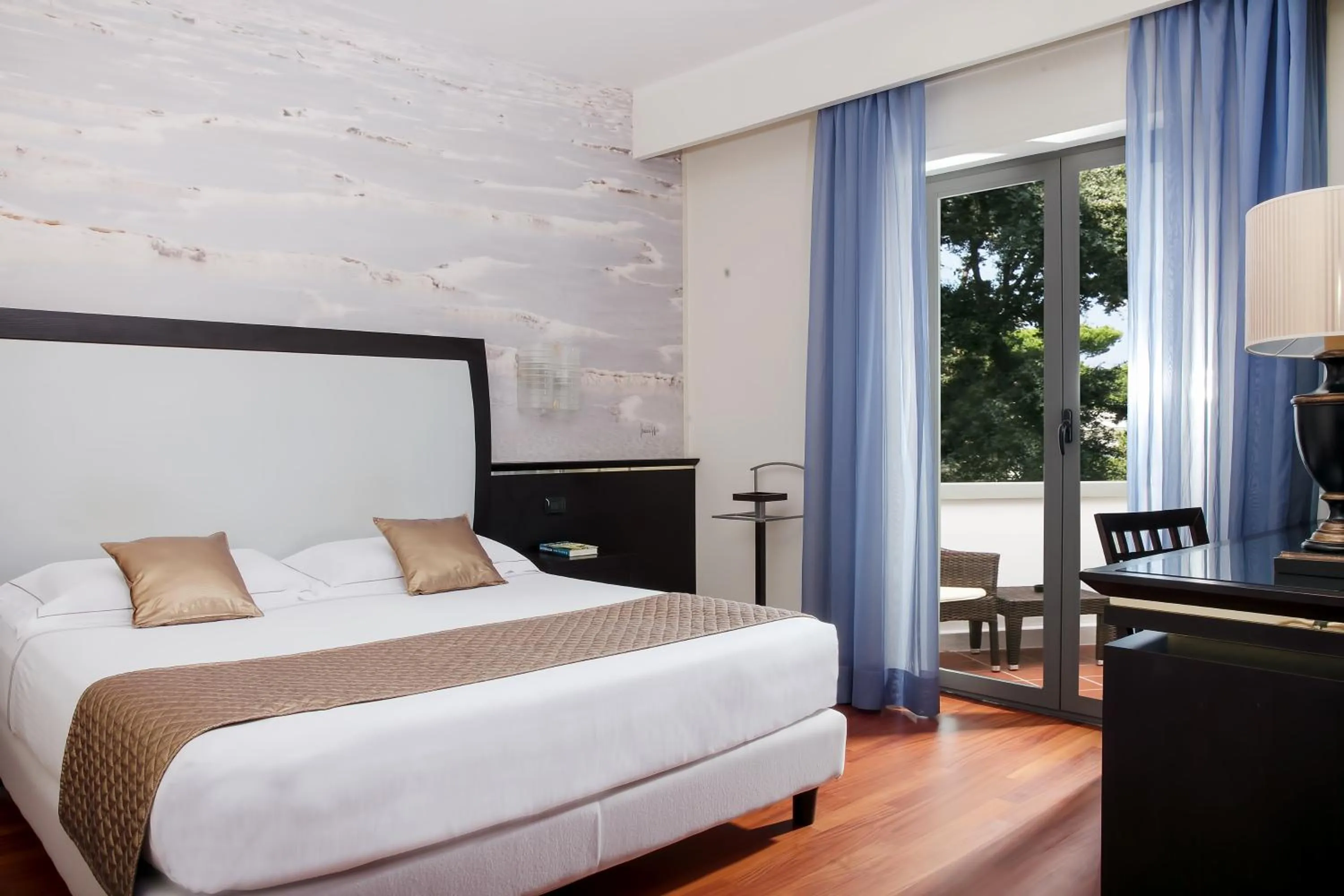 Photo of the whole room, Bed in Hotel St.Mauritius