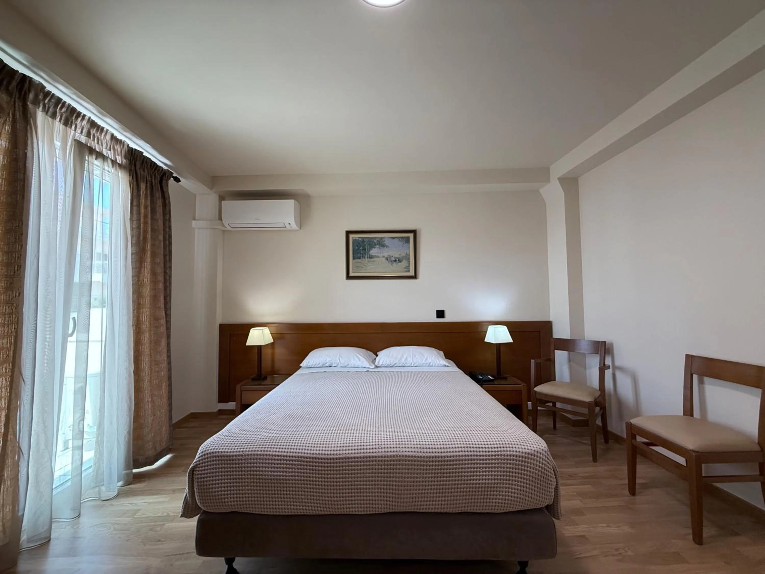 Bed in Hotel ΑΤΗΙΝΑ