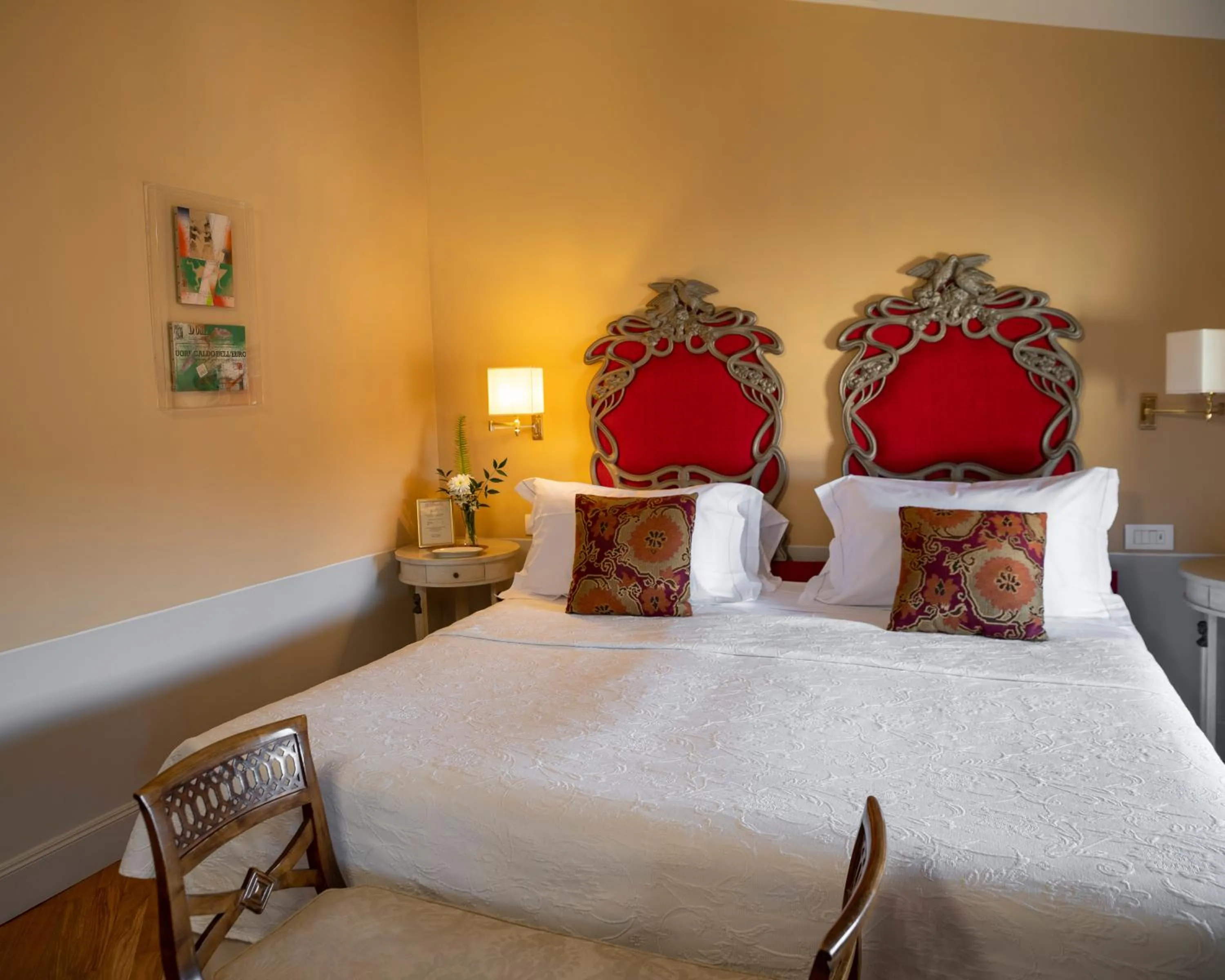 Bedroom, Bed in Albergo Pietrasanta