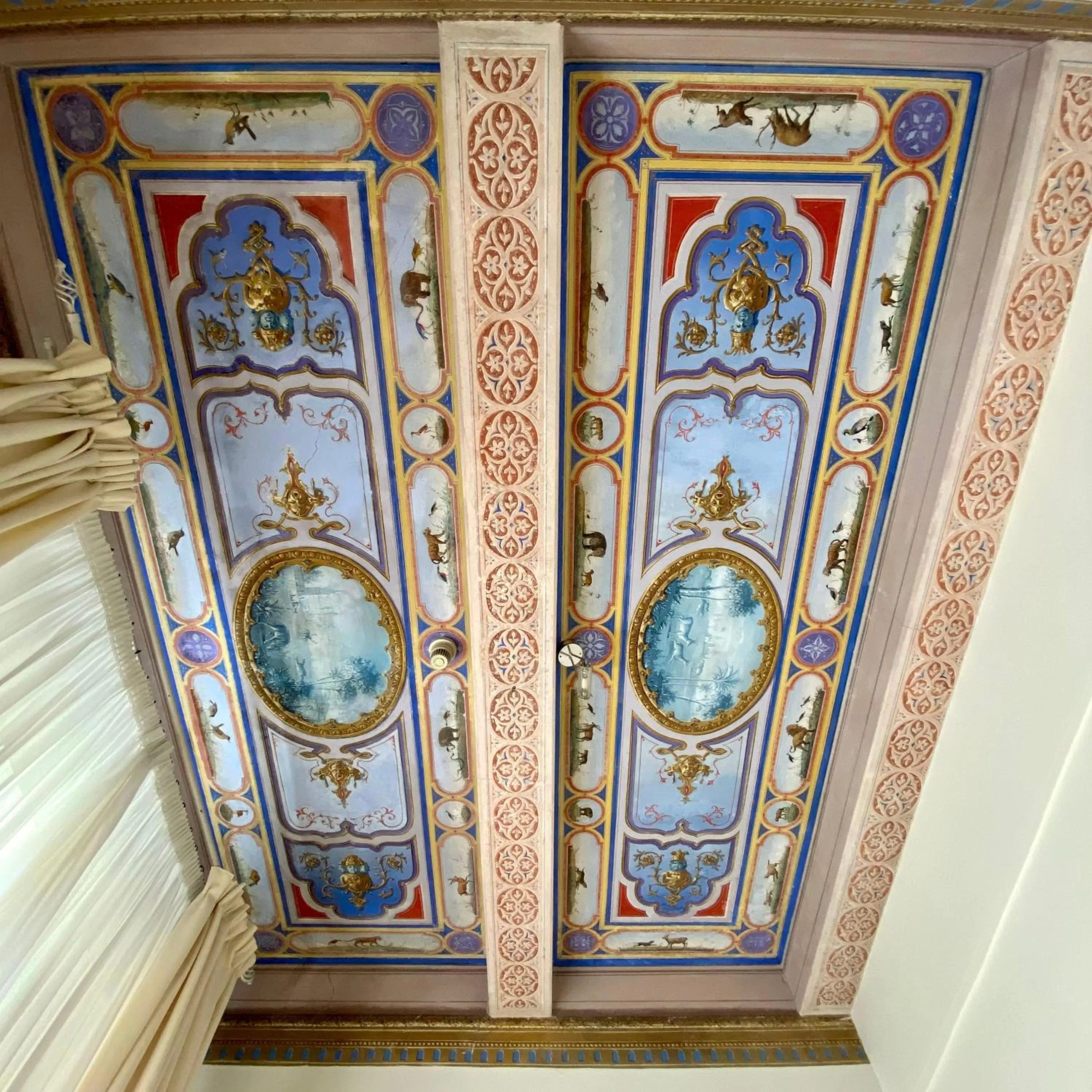 Decorative detail in Albergo Pietrasanta