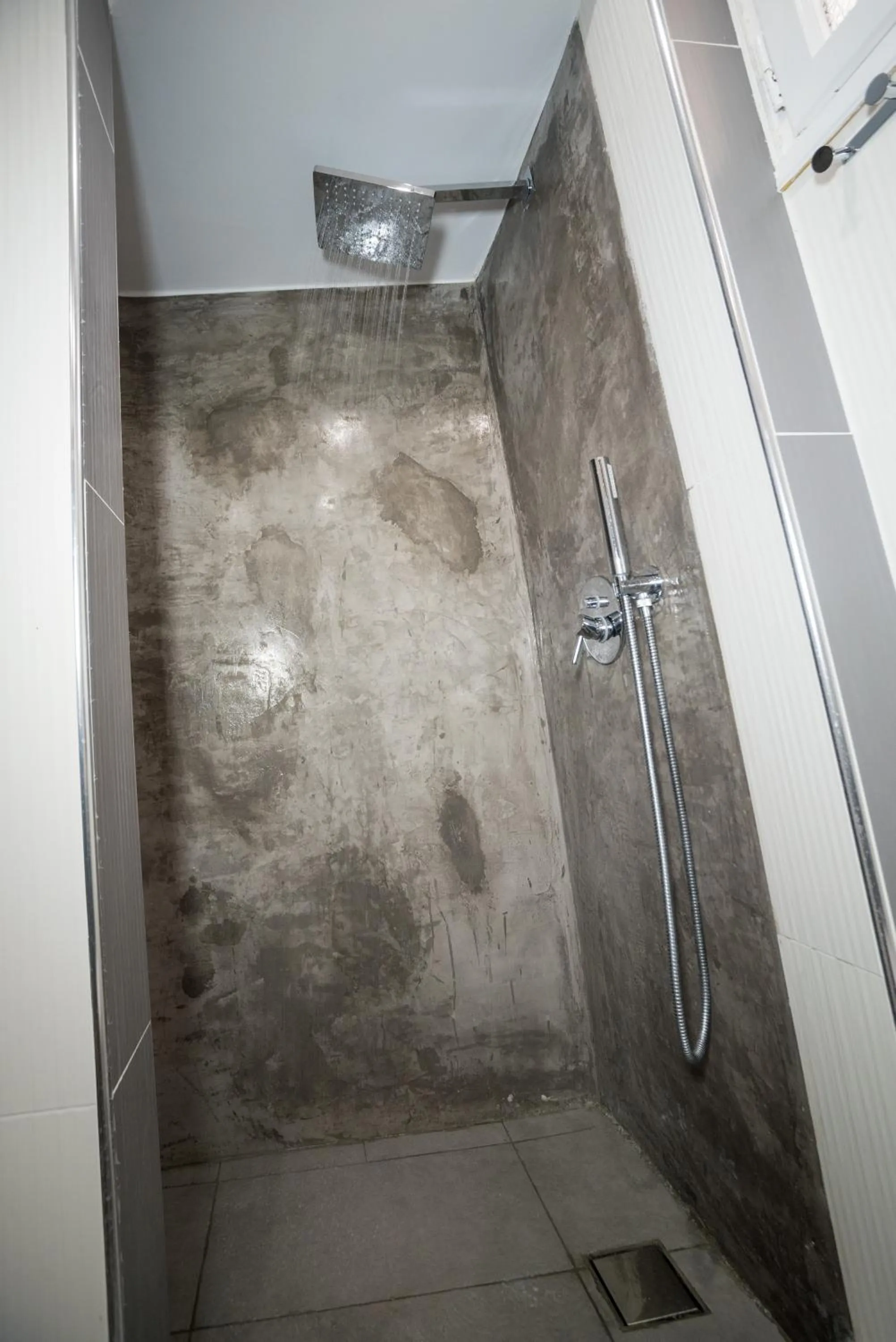 Shower in Ifestia Hotel