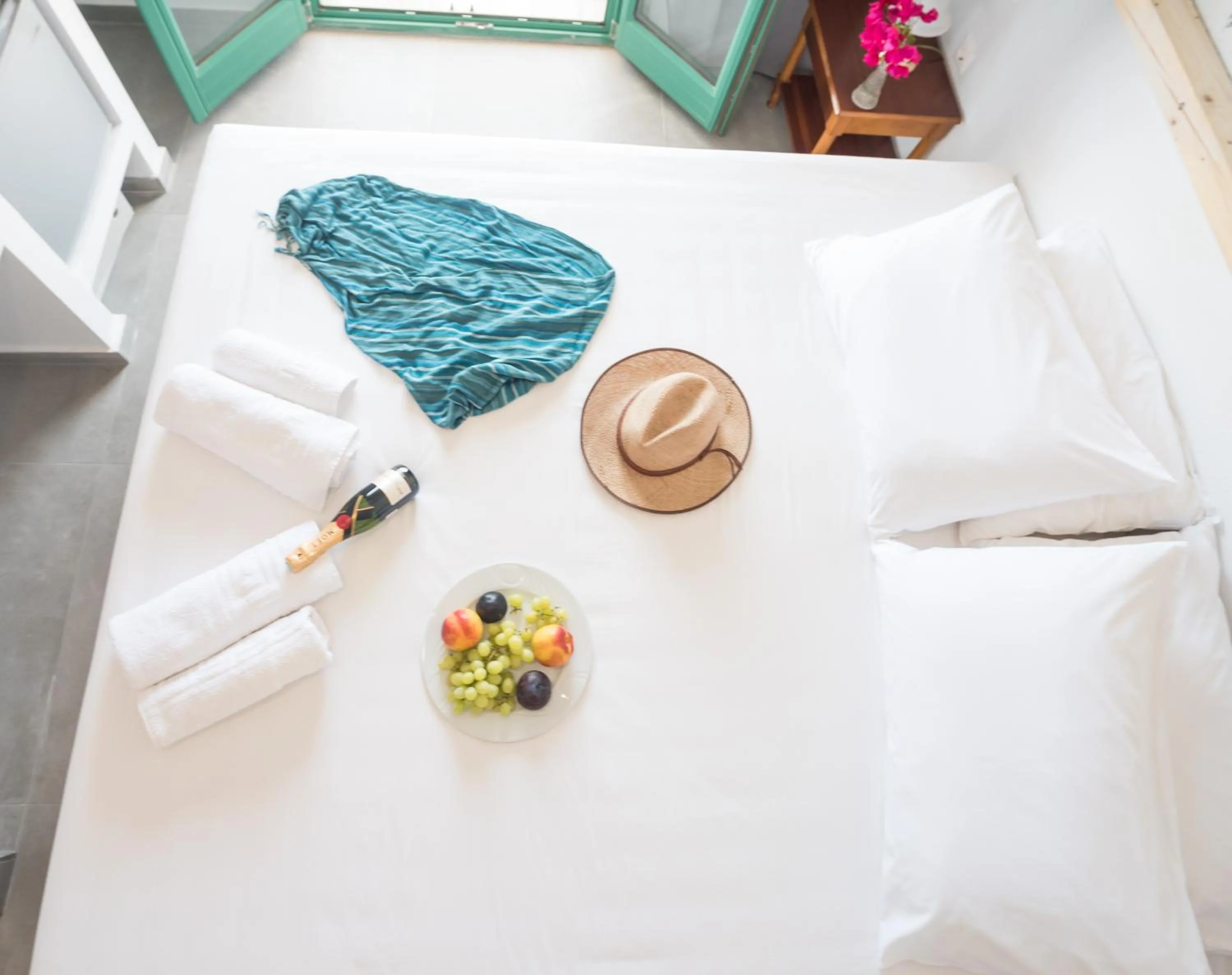 Food and drinks, Bed in Ifestia Hotel