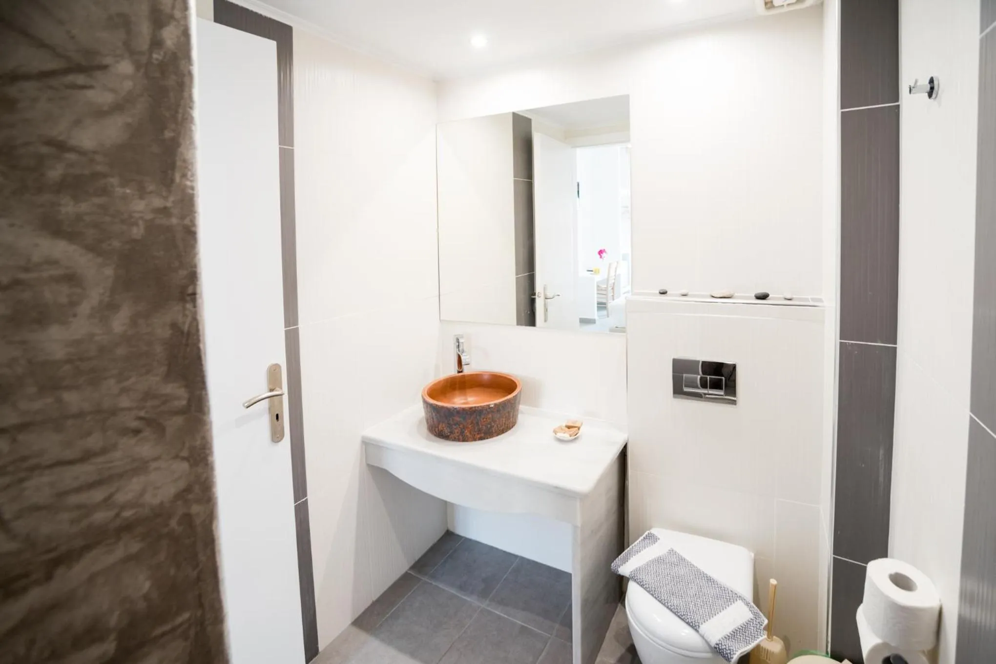 Shower in Ifestia Hotel