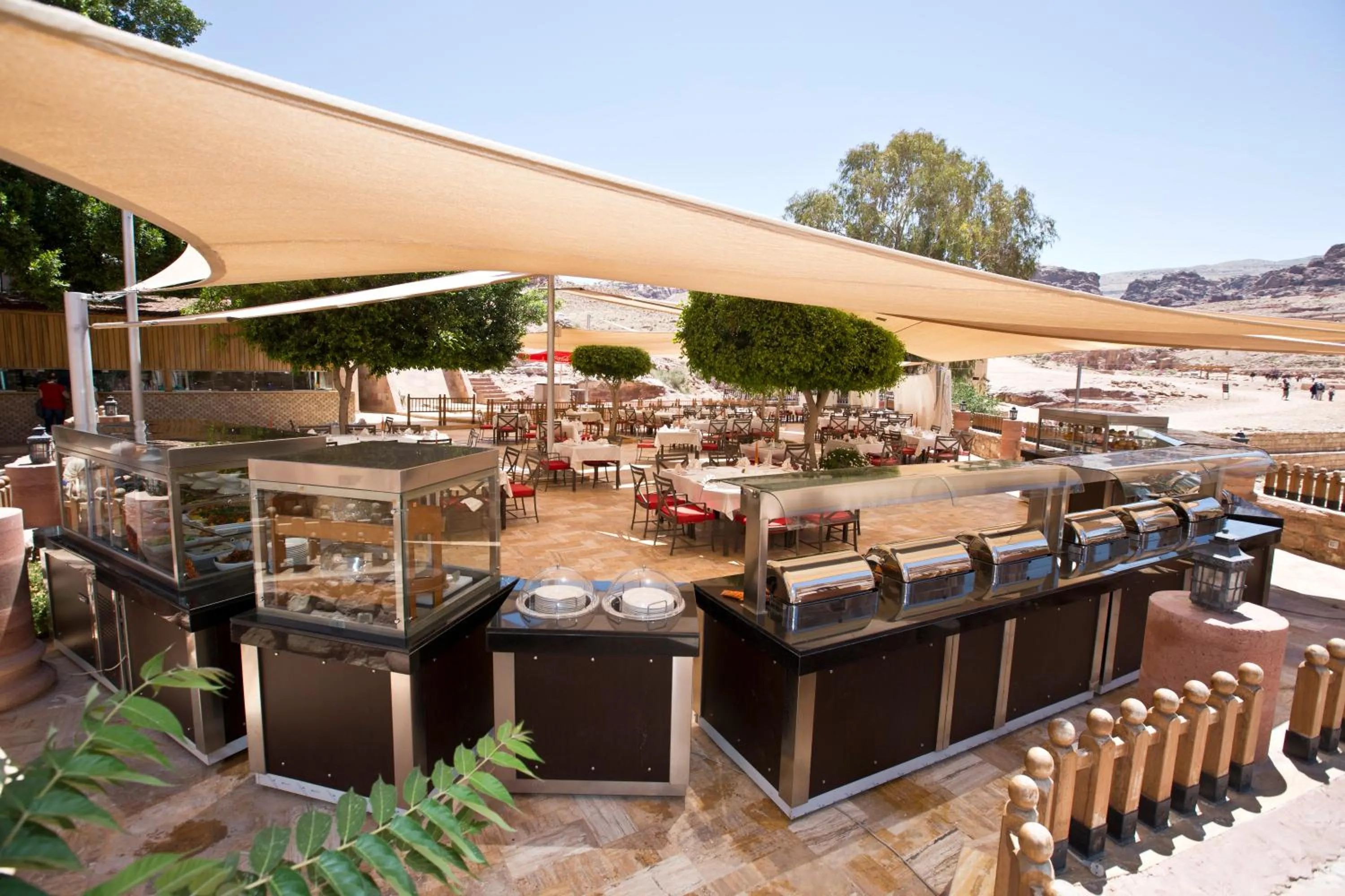 Food and drinks in Petra Guest House Hotel