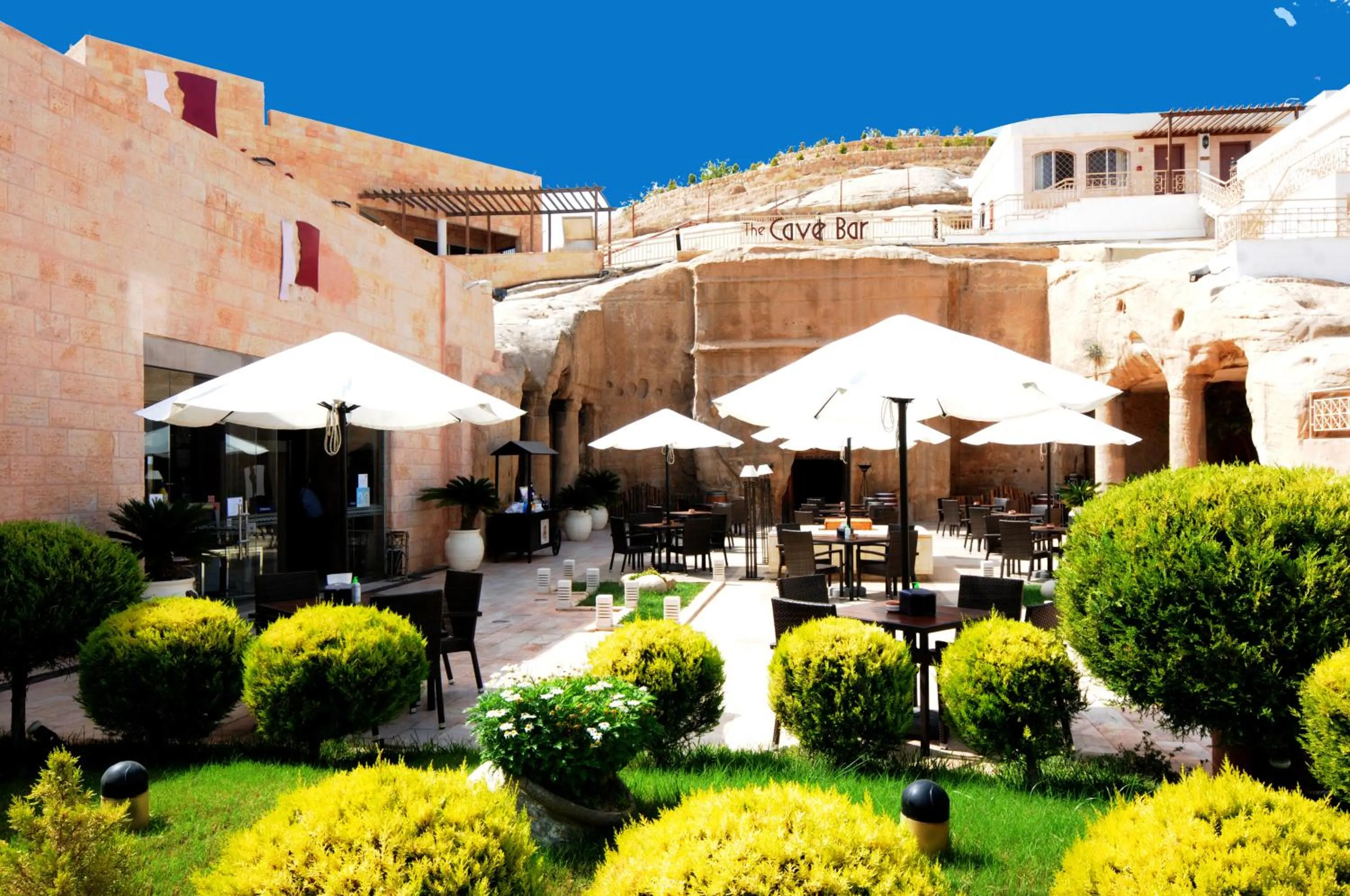 Garden in Petra Guest House Hotel