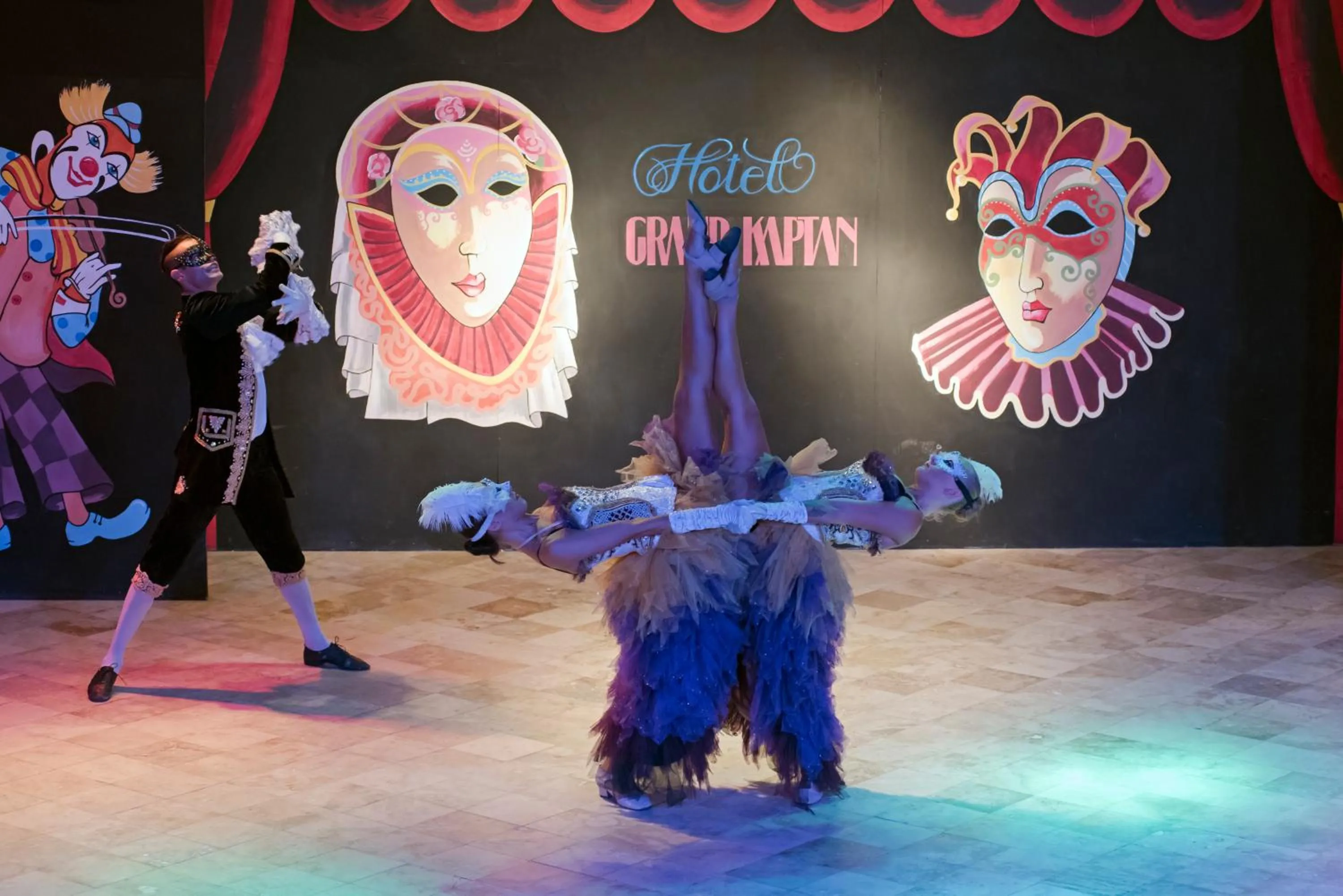 Evening entertainment in Hotel Grand Kaptan - Ultra All Inclusive