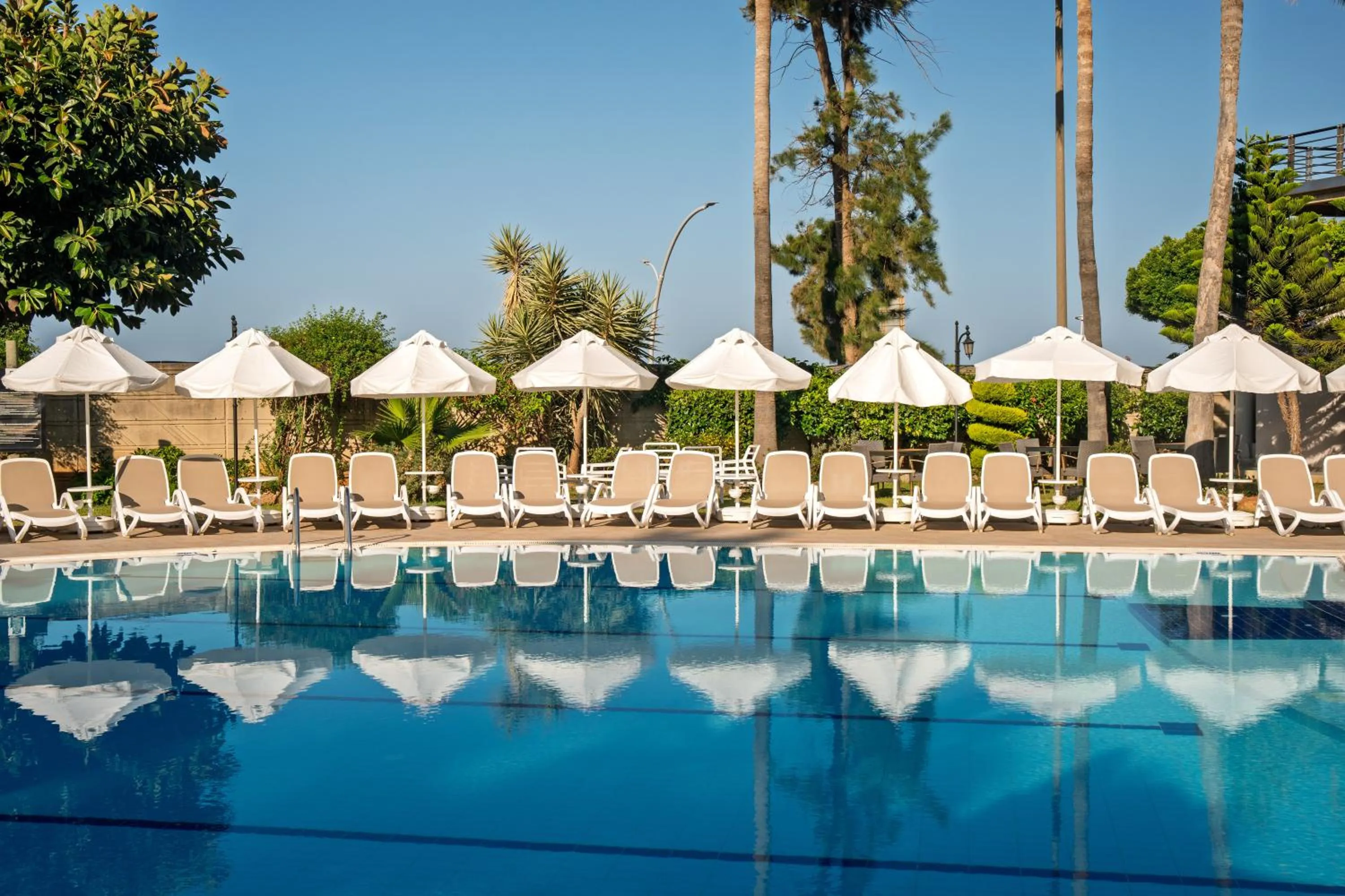 Swimming pool in Hotel Grand Kaptan - Ultra All Inclusive