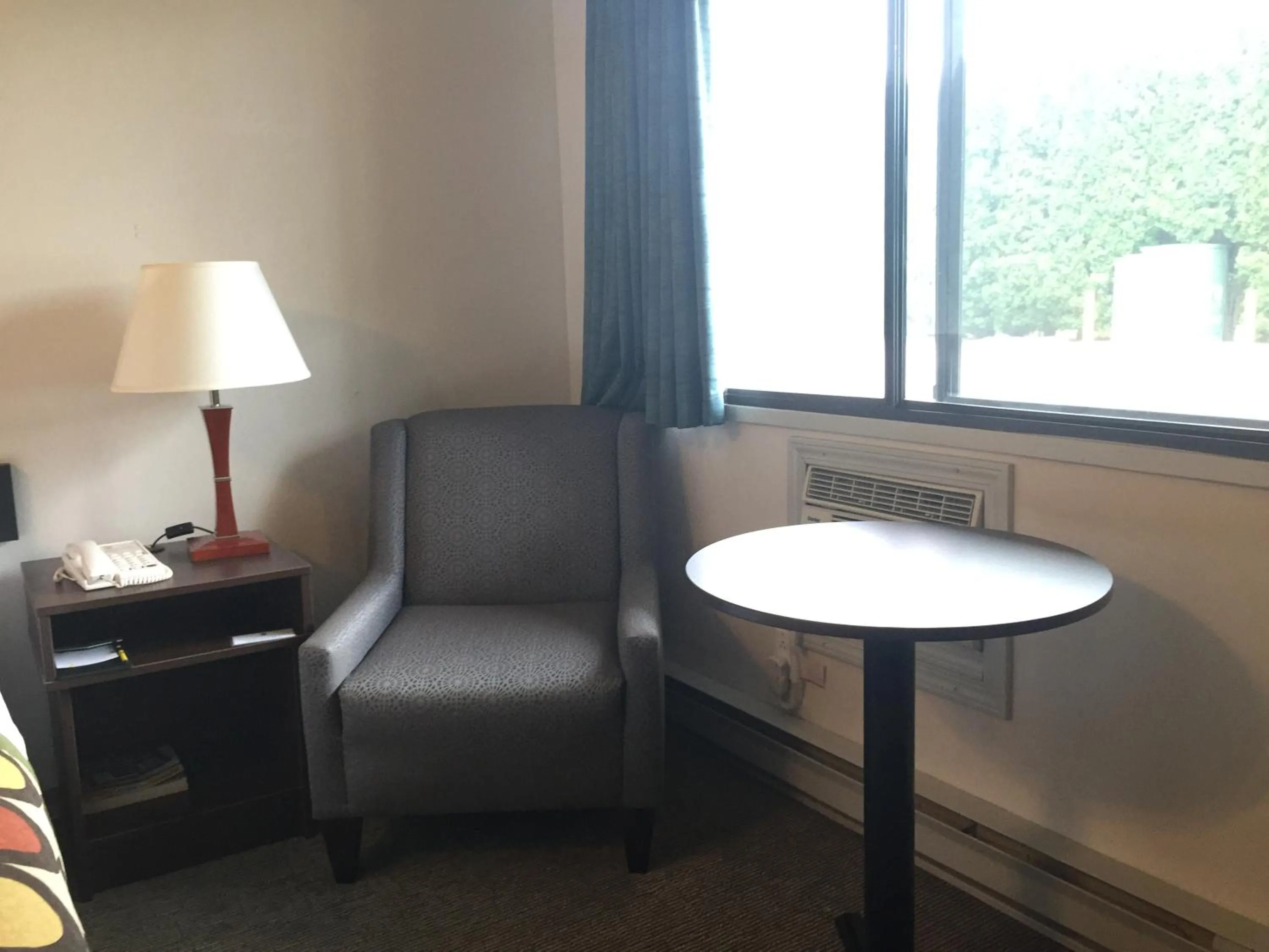 Bedroom in Super 8 by Wyndham Kelowna BC