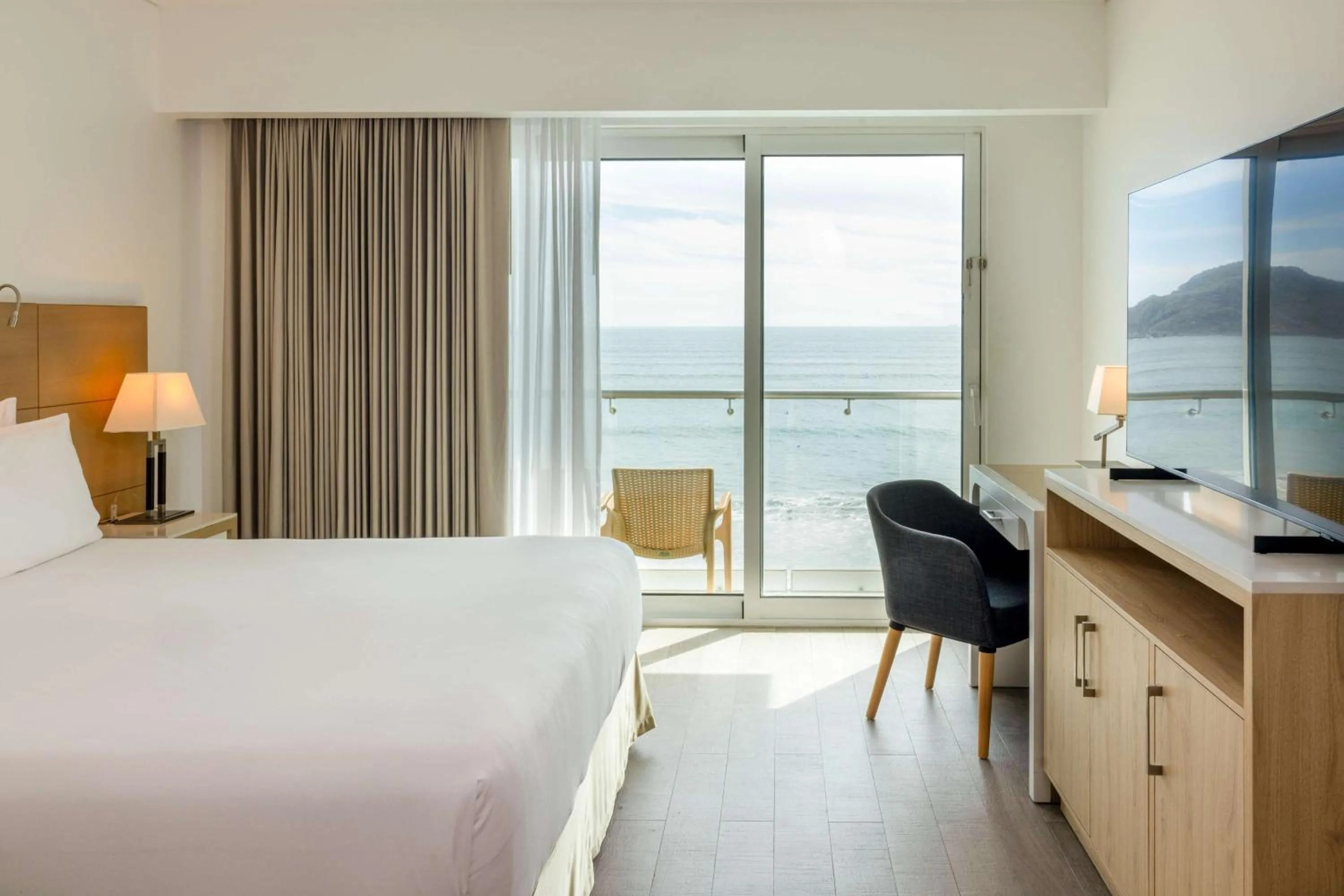 Bed in DoubleTree by Hilton Mazatlan, SIN