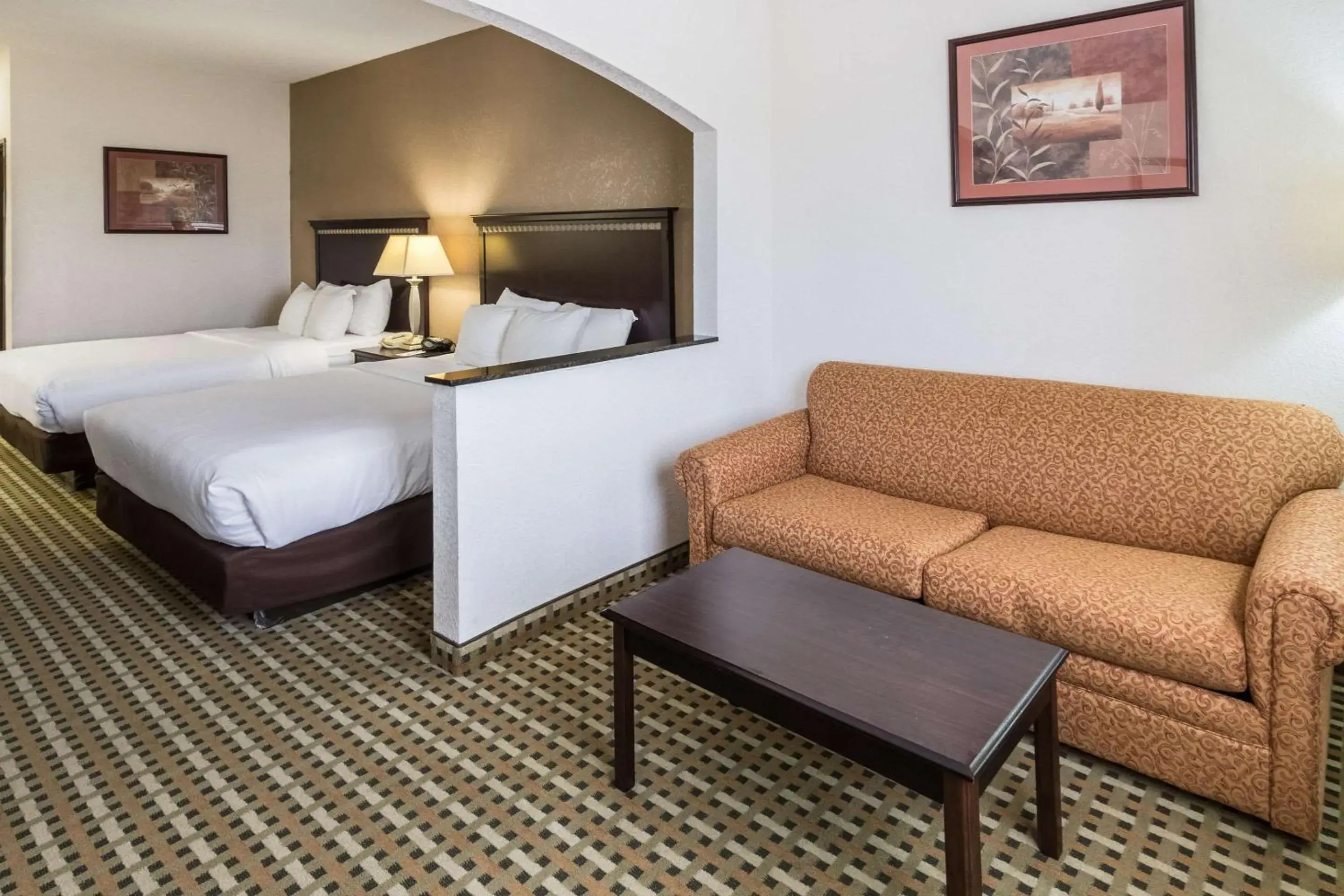 Queen Suite with Two Queen Beds - Non-Smoking in Quality Suites Burleson - Ft Worth Queen Suite with Two Queen Beds - Non-Smoking in Quality Suites Burleson - Ft Worth