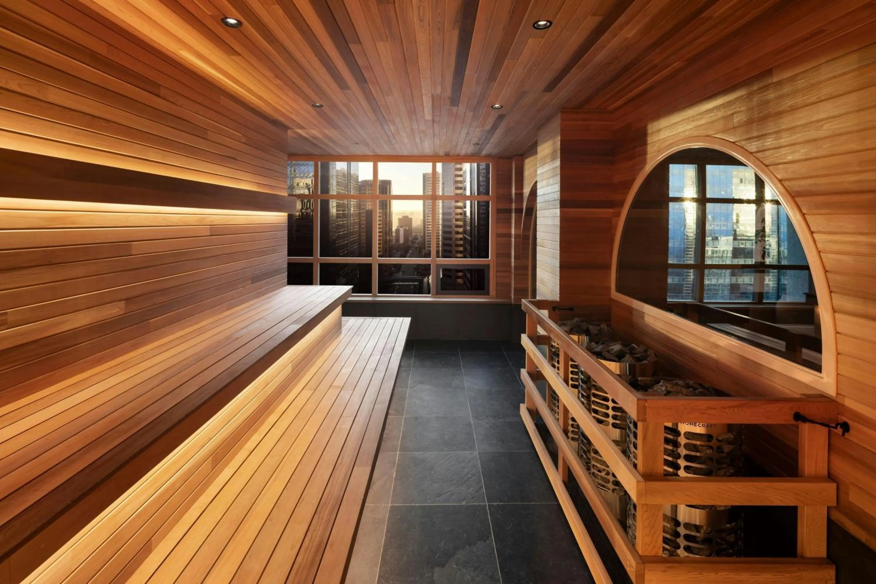 Fitness centre/facilities in The Westin Calgary