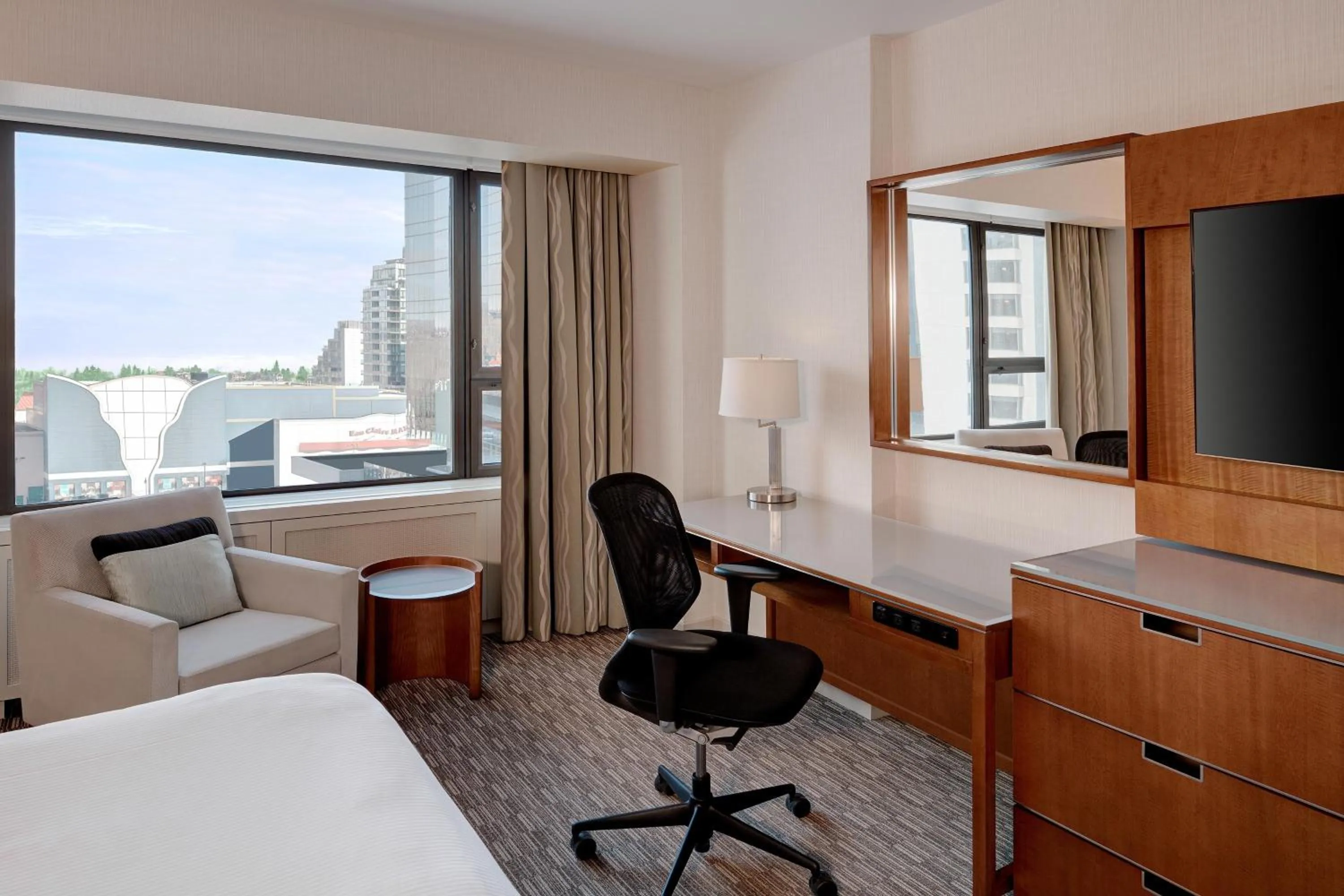 Photo of the whole room in The Westin Calgary