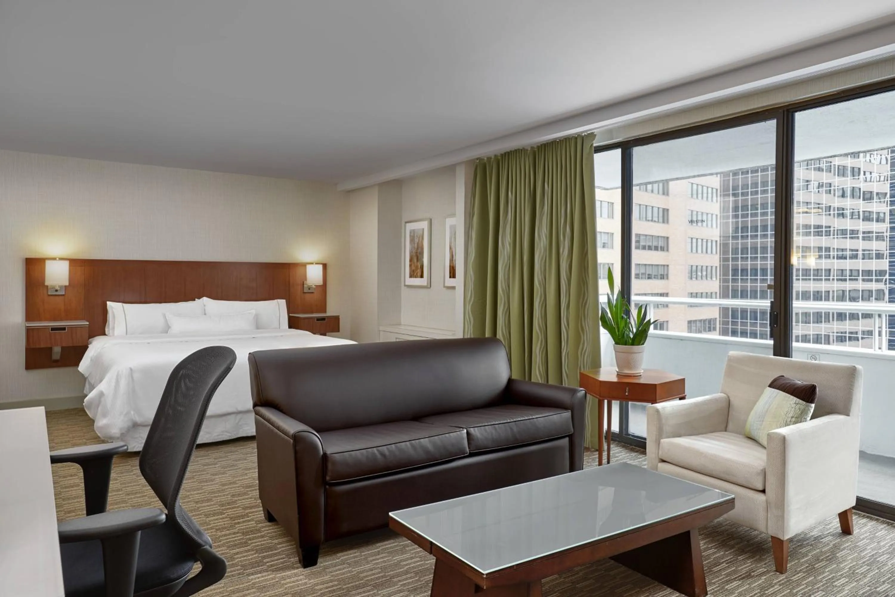 Photo of the whole room, Bed in The Westin Calgary