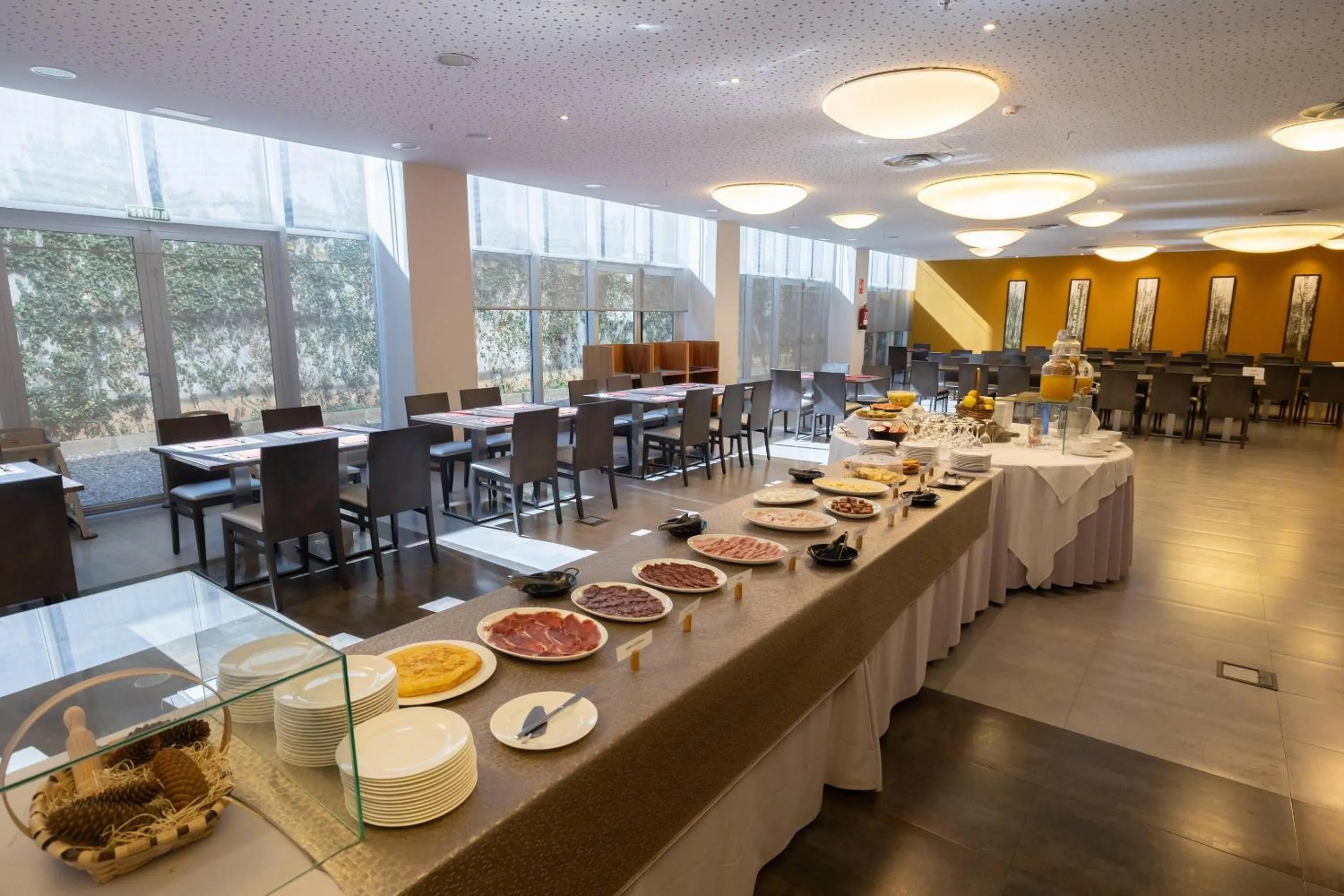 Breakfast in Hotel Ciudad de Ponferrada, Ascend Hotel Collection