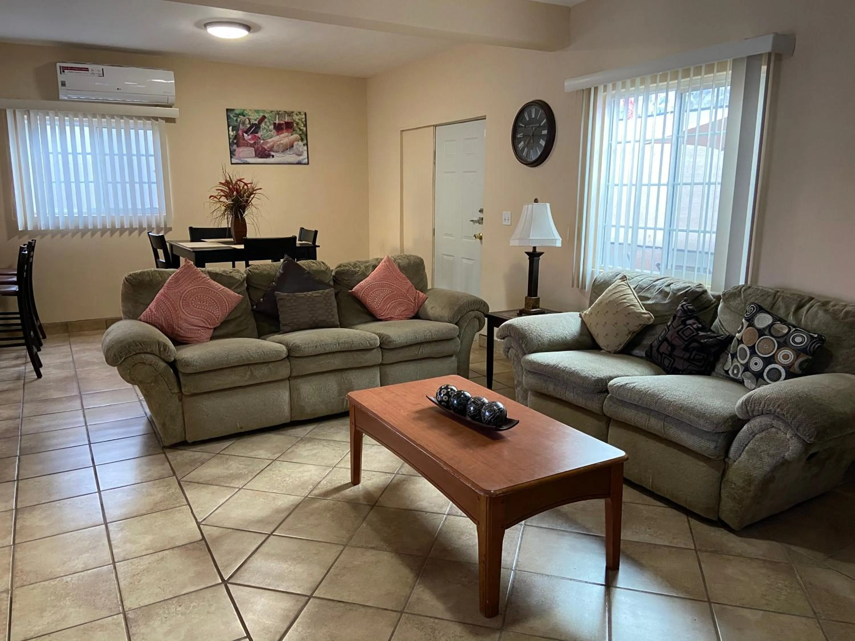 Casa Flores & Flores