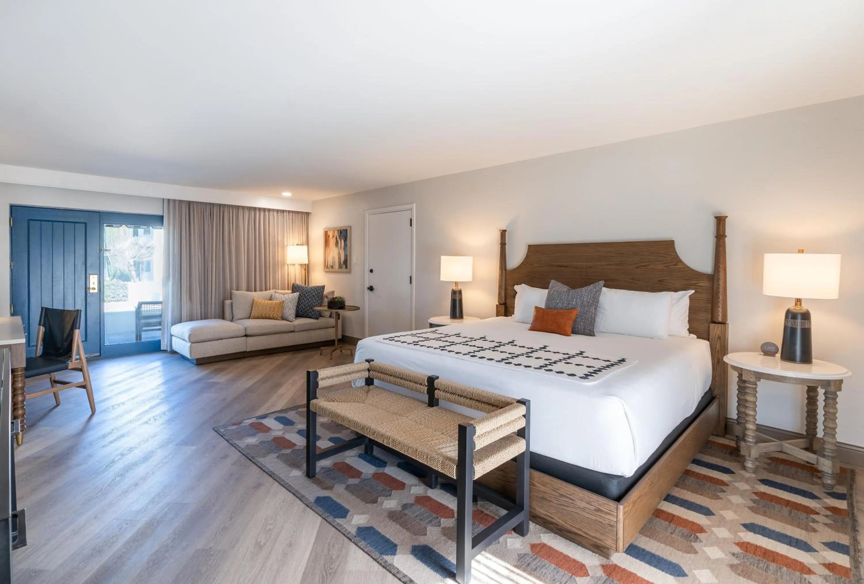 Photo of the whole room, Bed in The Wigwam