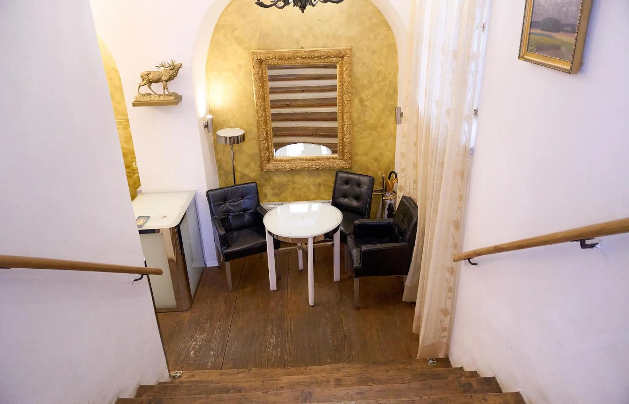 Seating area in Hotel U Zlateho jelena