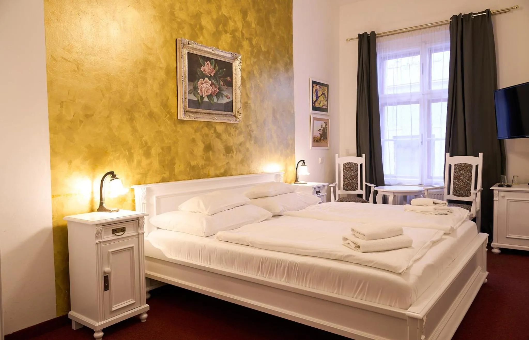 Bedroom, Bed in Hotel U Zlateho jelena