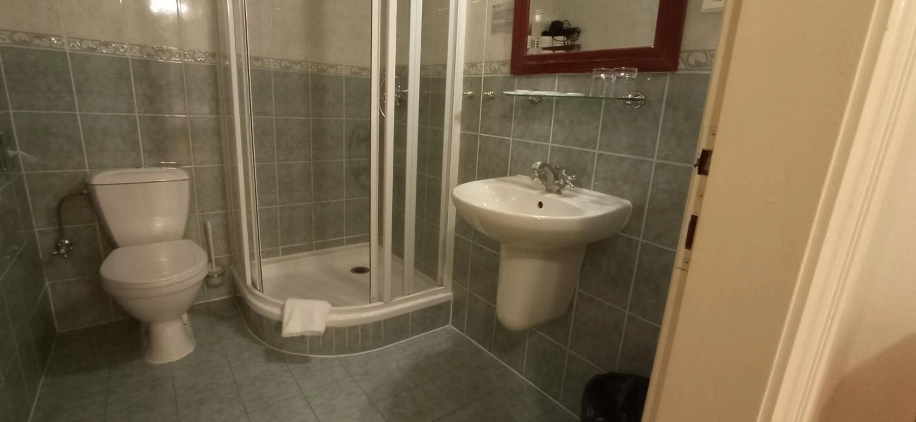 Bathroom in Hotel U Zlateho jelena