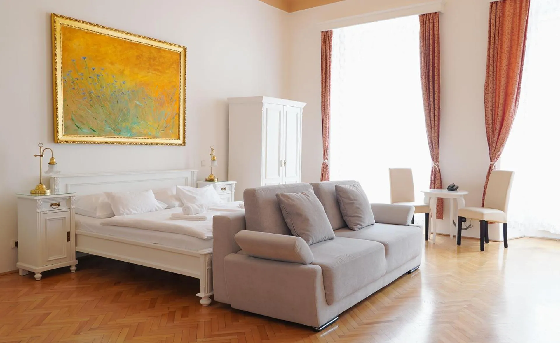 Bed in Hotel U Zlateho jelena