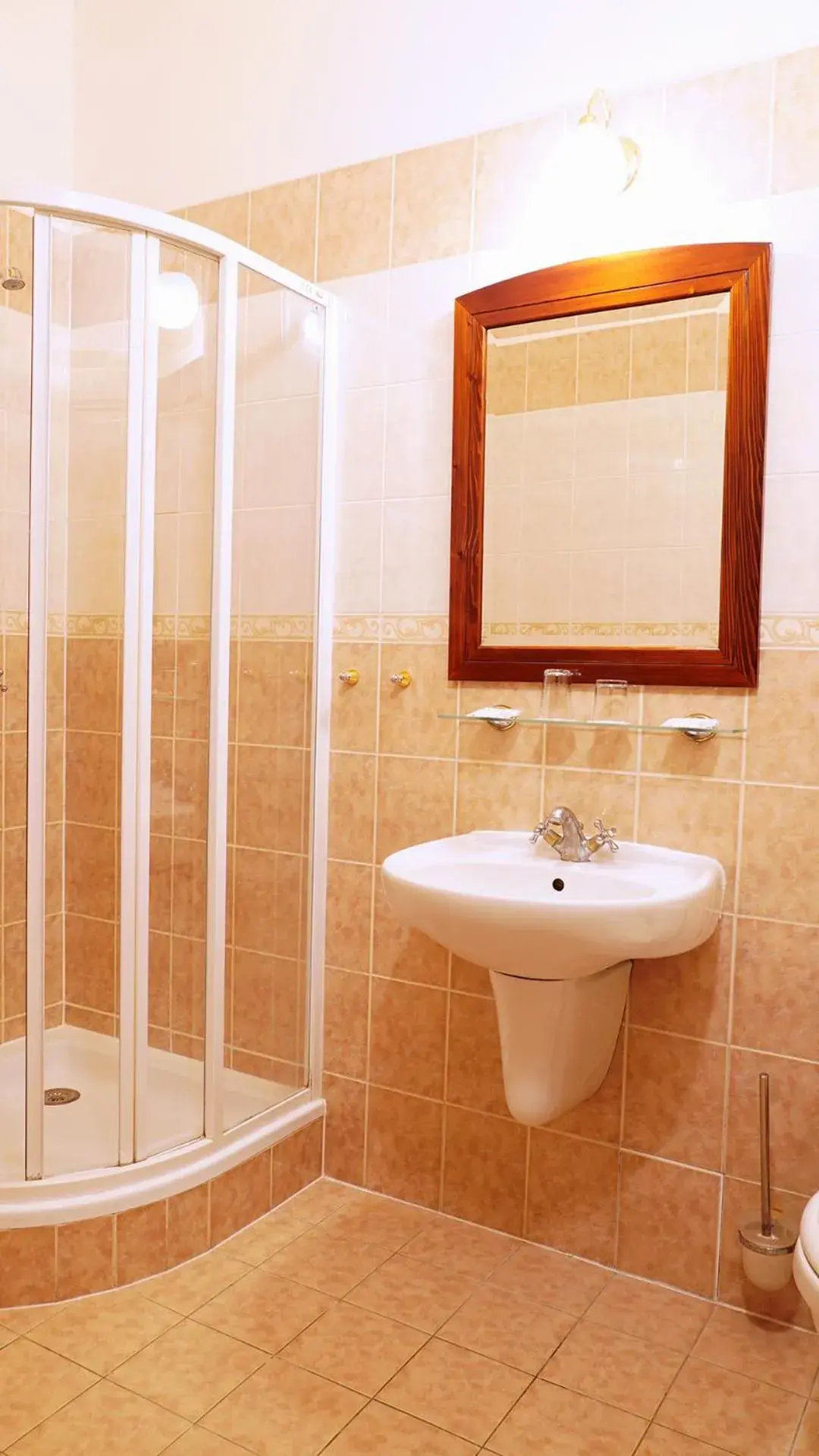 Triple Room in Hotel U Zlateho jelena Triple Room in Hotel U Zlateho jelena