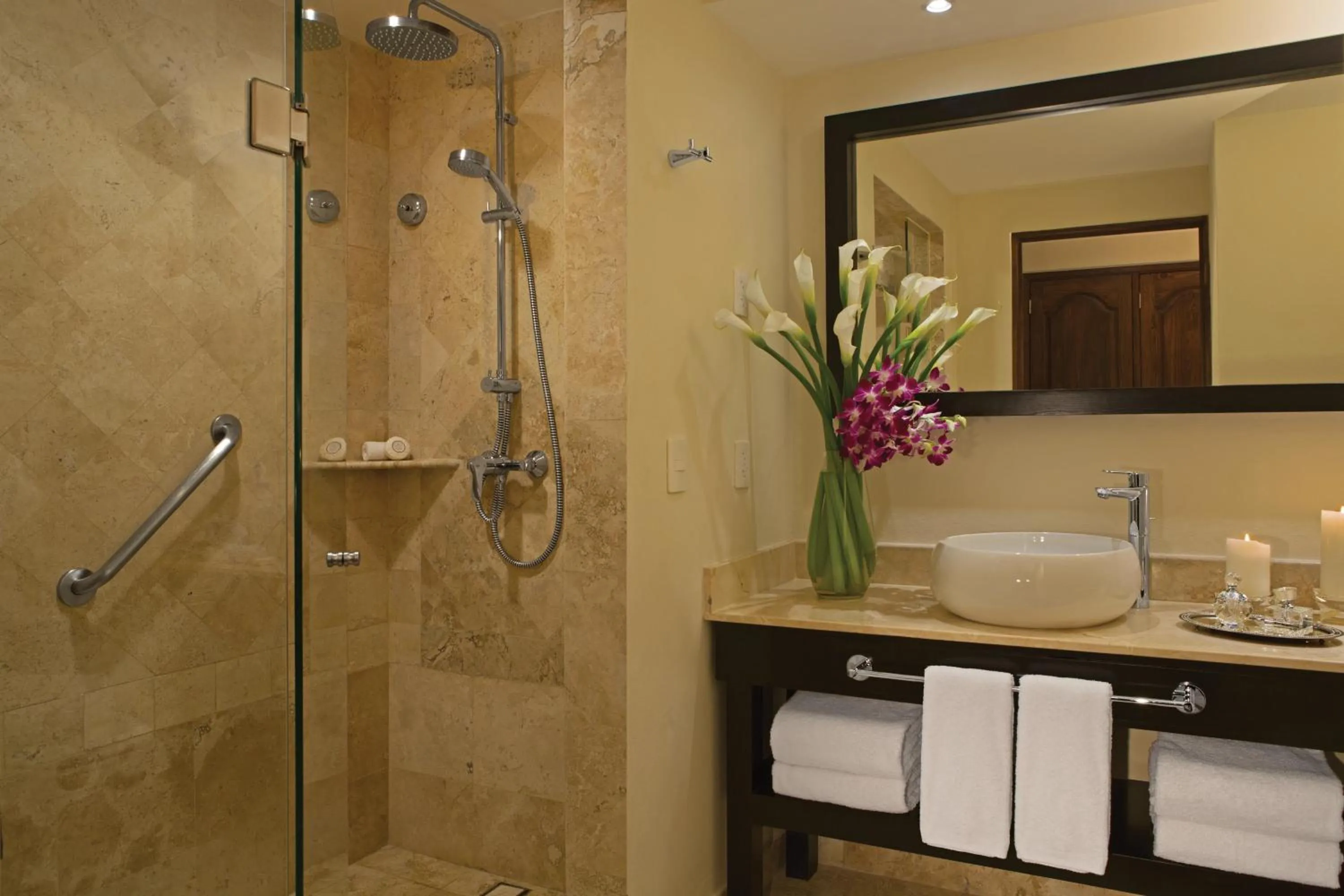 Bathroom in Dreams Los Cabos Suites Golf Resort & Spa