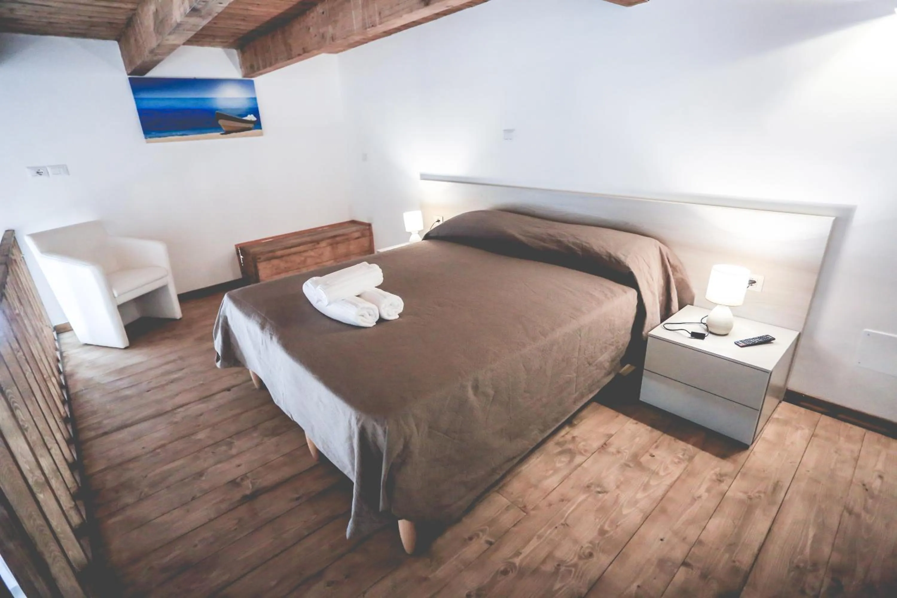 Photo of the whole room, Bed in IL VIAGGIATORE VIA INDIPENDENZA B&B