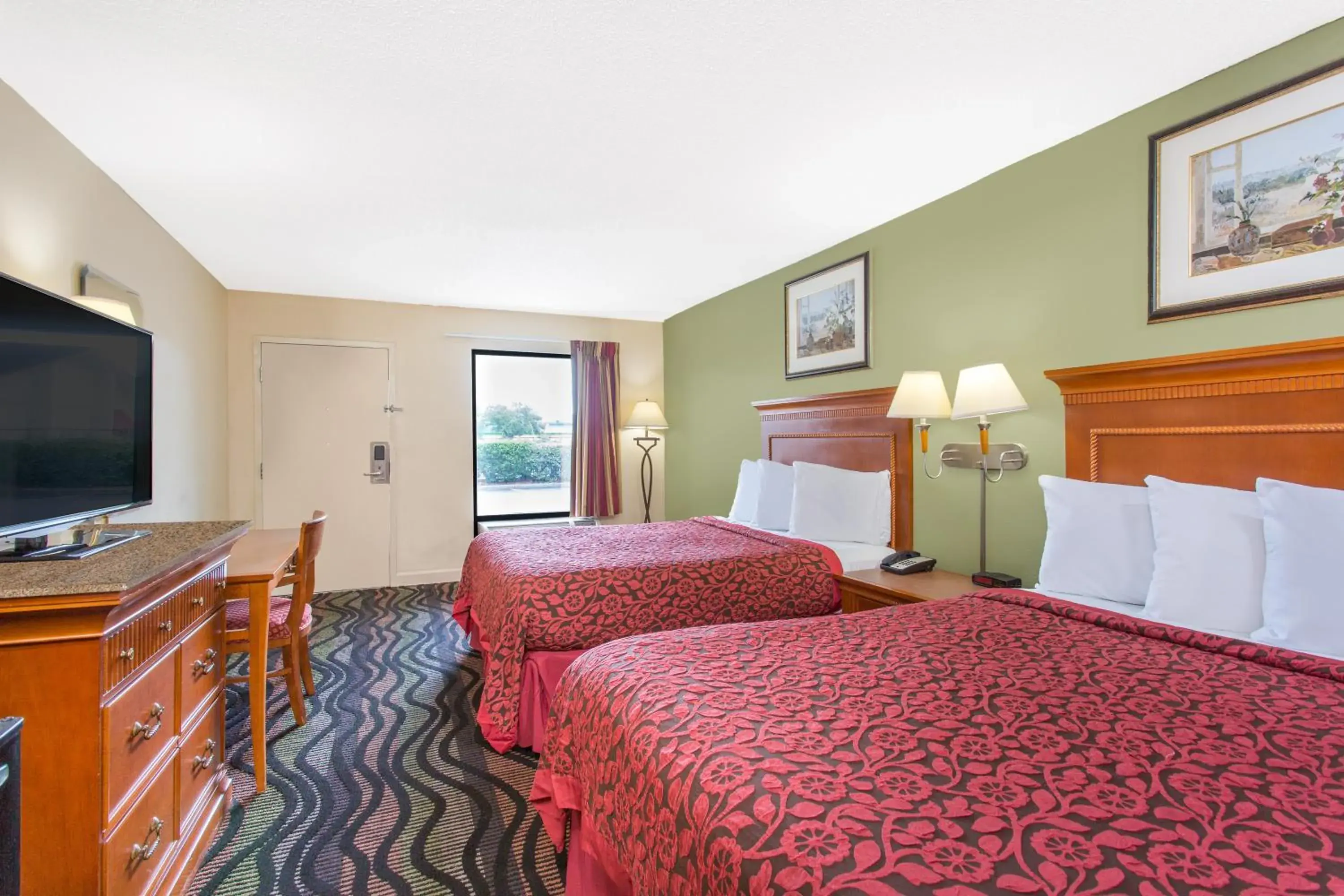 1 King Bed, Accessible Room, Non-Smoking in Days Inn by Wyndham Florence/I-95 North 1 King Bed, Accessible Room, Non-Smoking in Days Inn by Wyndham Florence/I-95 North