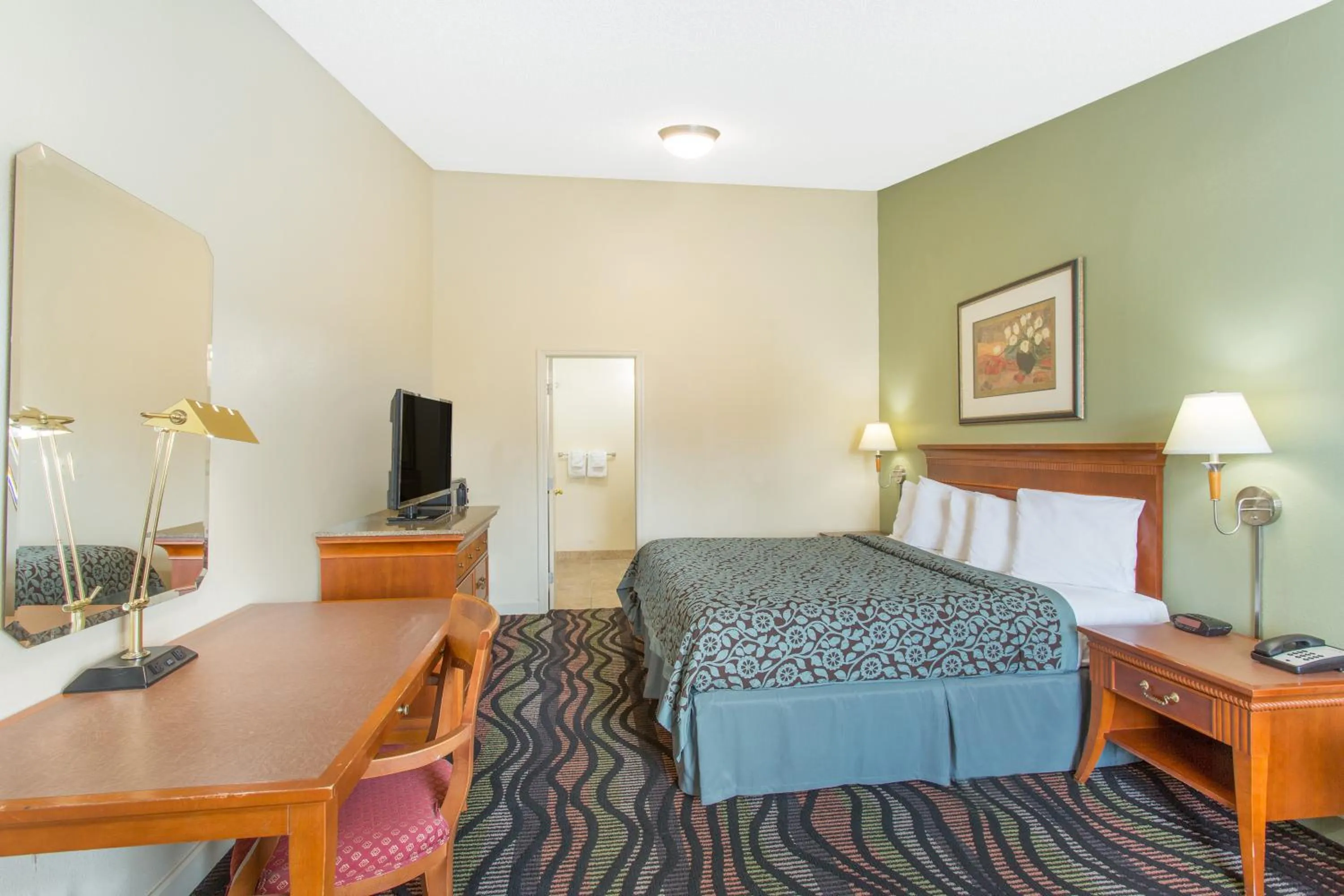 Bedroom, Bed in Days Inn by Wyndham Florence/I-95 North