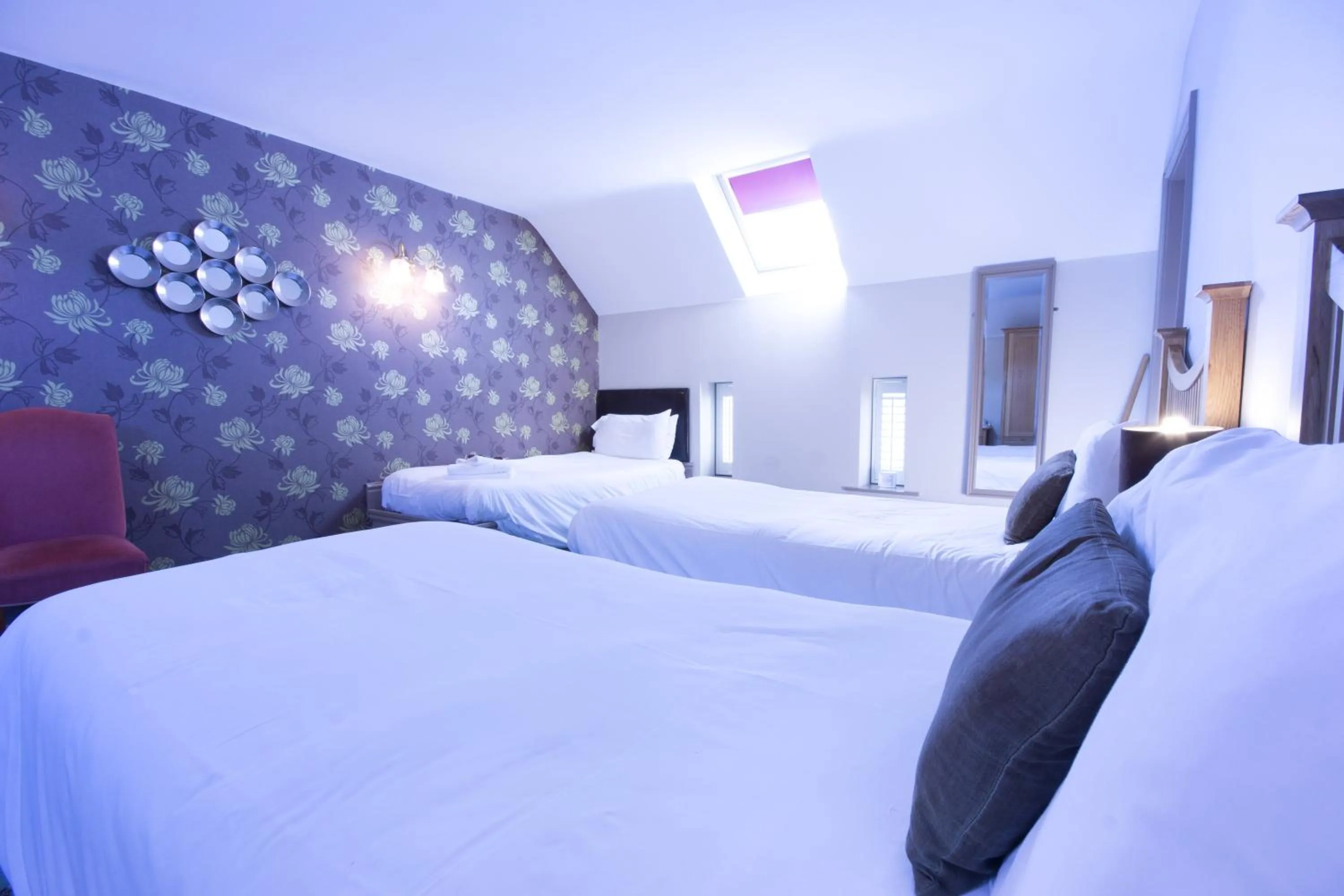 Bedroom, Bed in Yorkshire Bridge Inn