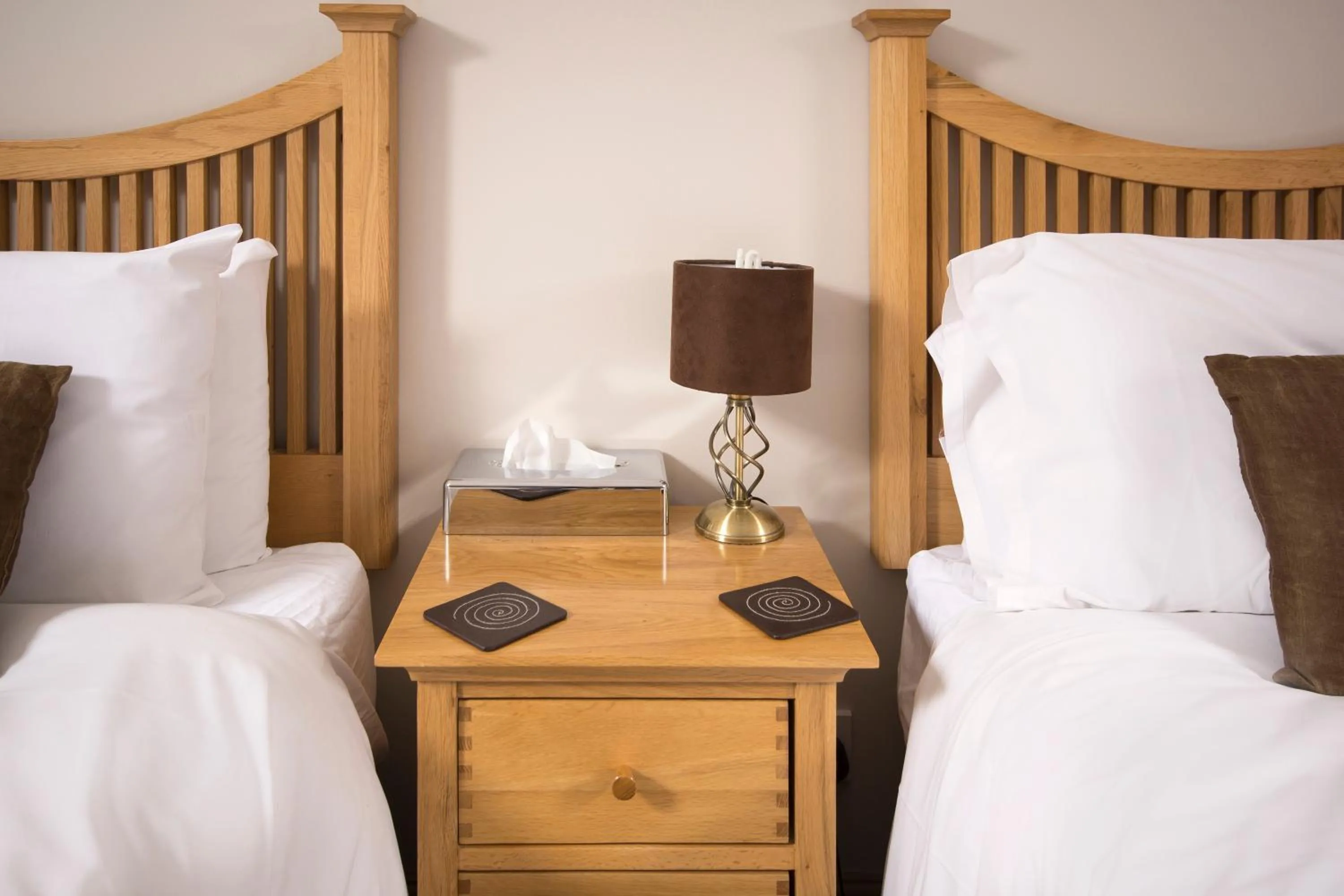 Bedroom, Bed in Yorkshire Bridge Inn