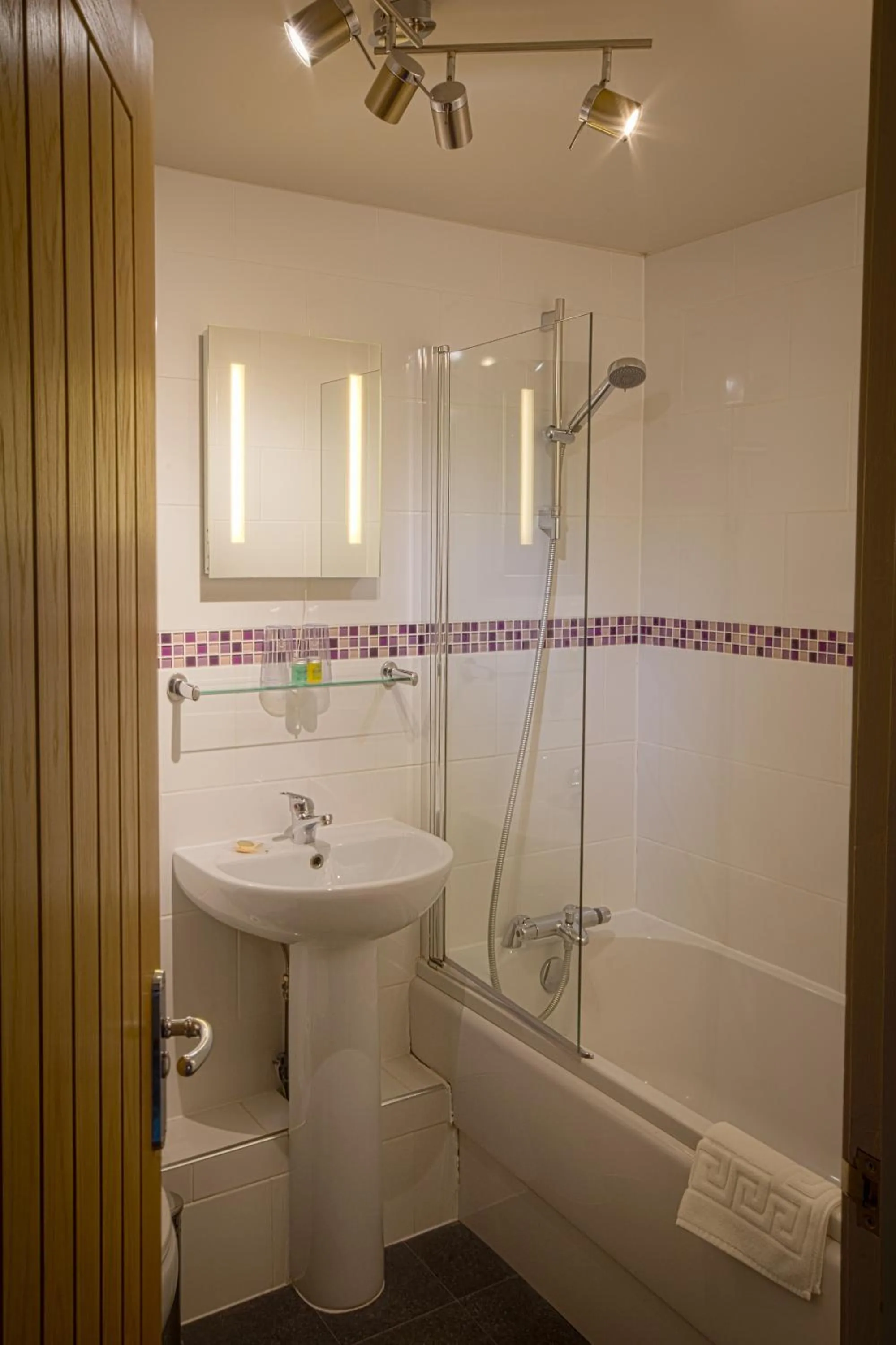 Bathroom in Yorkshire Bridge Inn