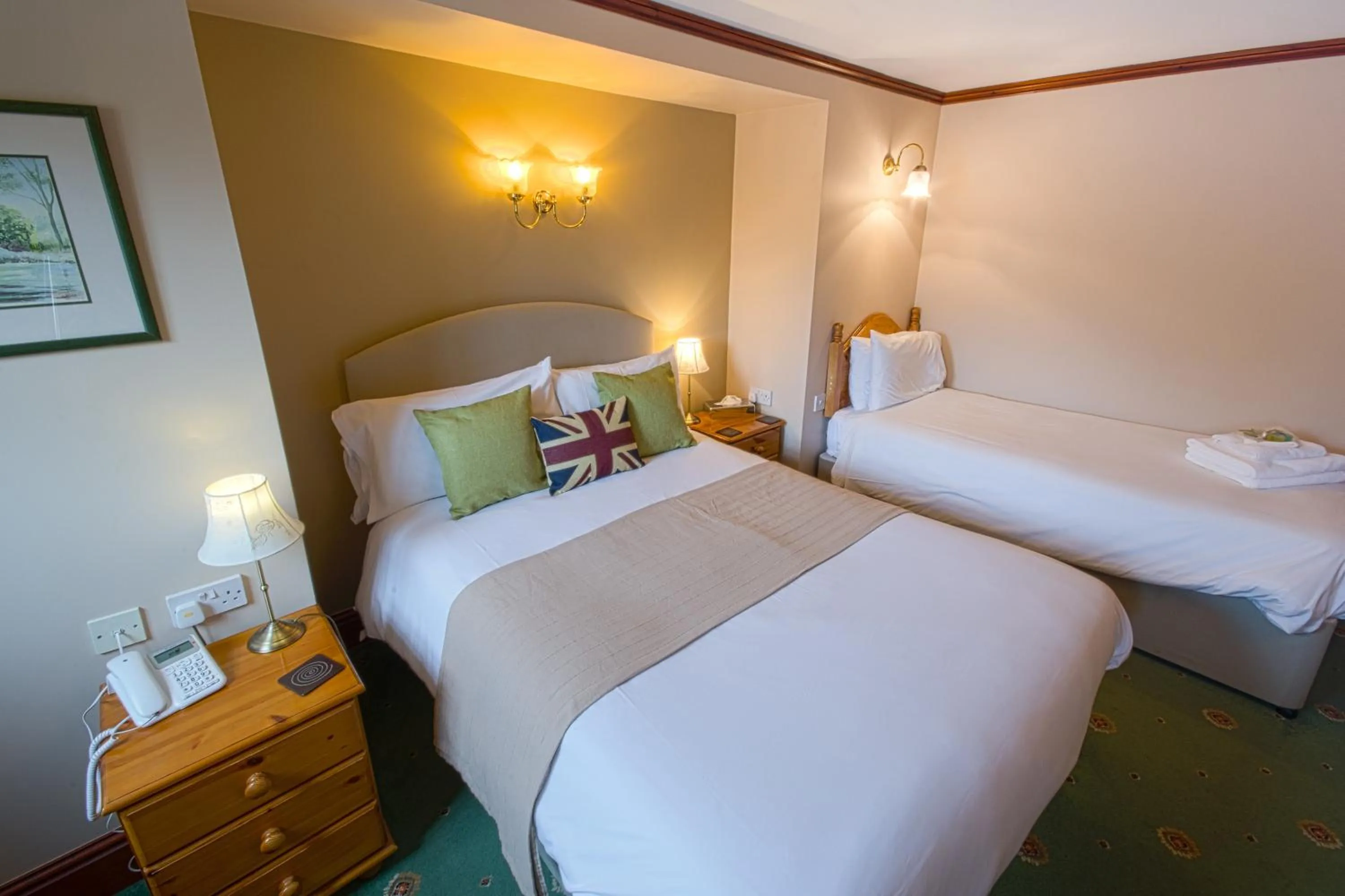 Bedroom, Bed in Yorkshire Bridge Inn