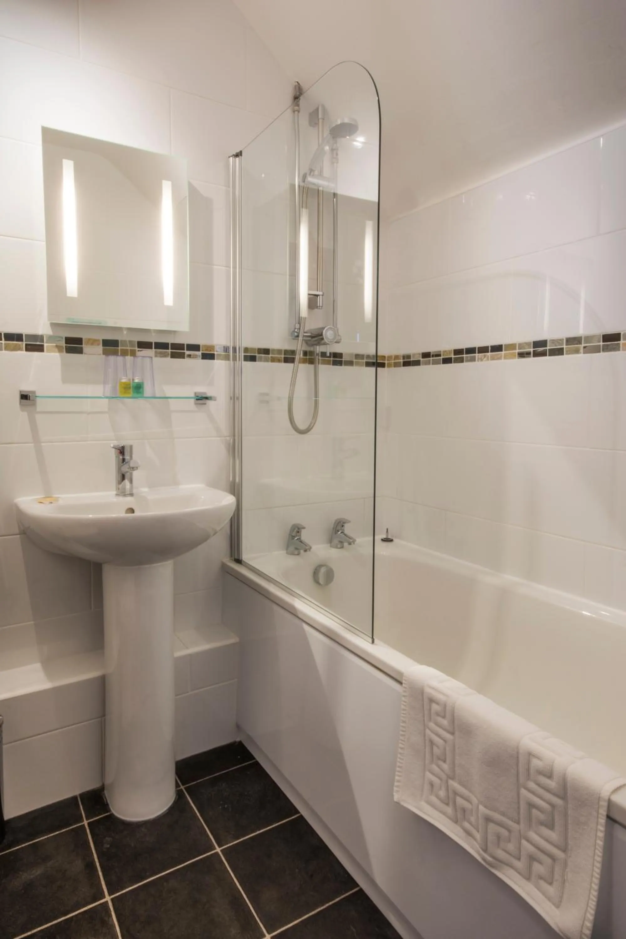 Bathroom in Yorkshire Bridge Inn