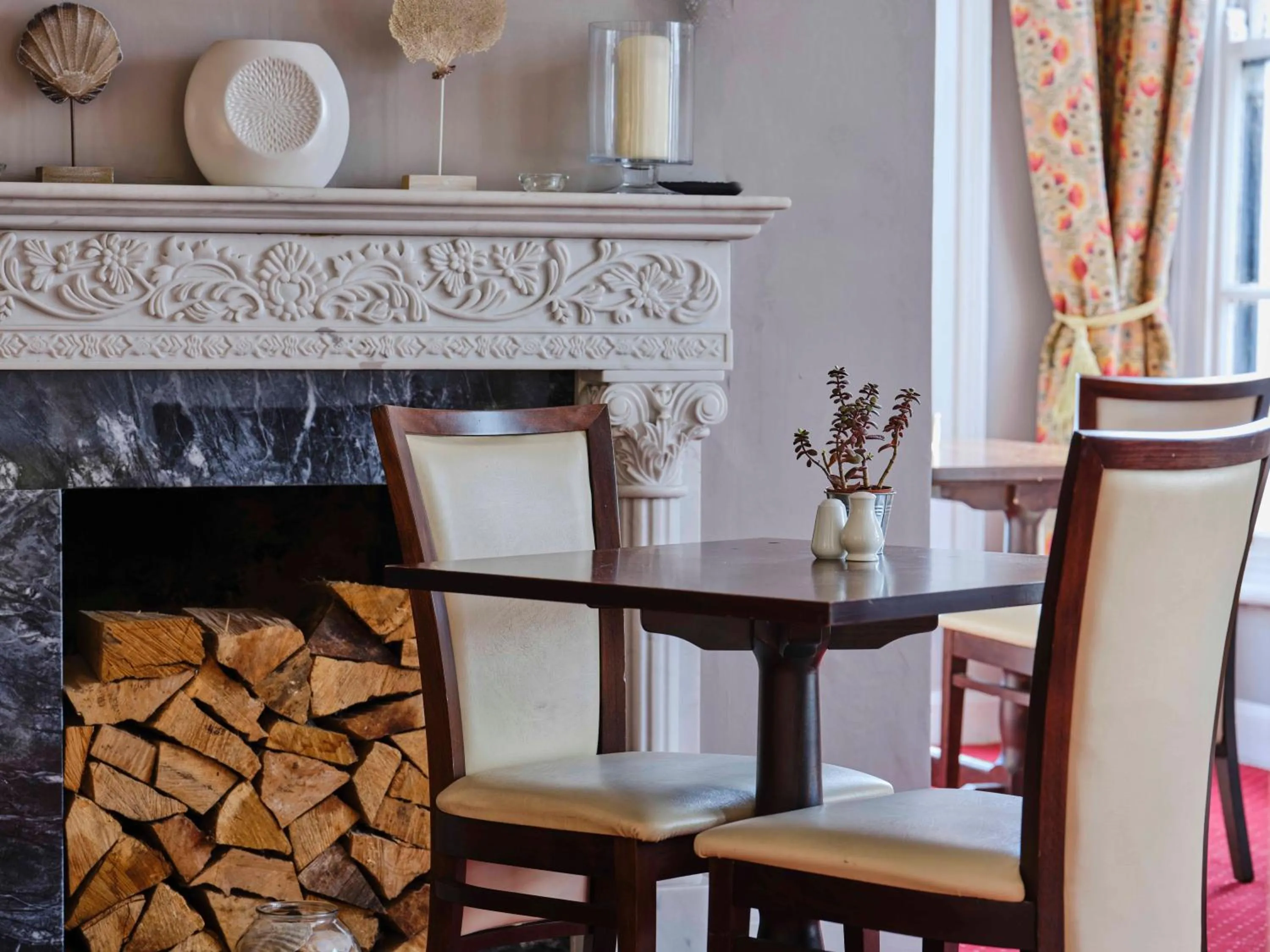 Dining area in Royal Beacon Hotel