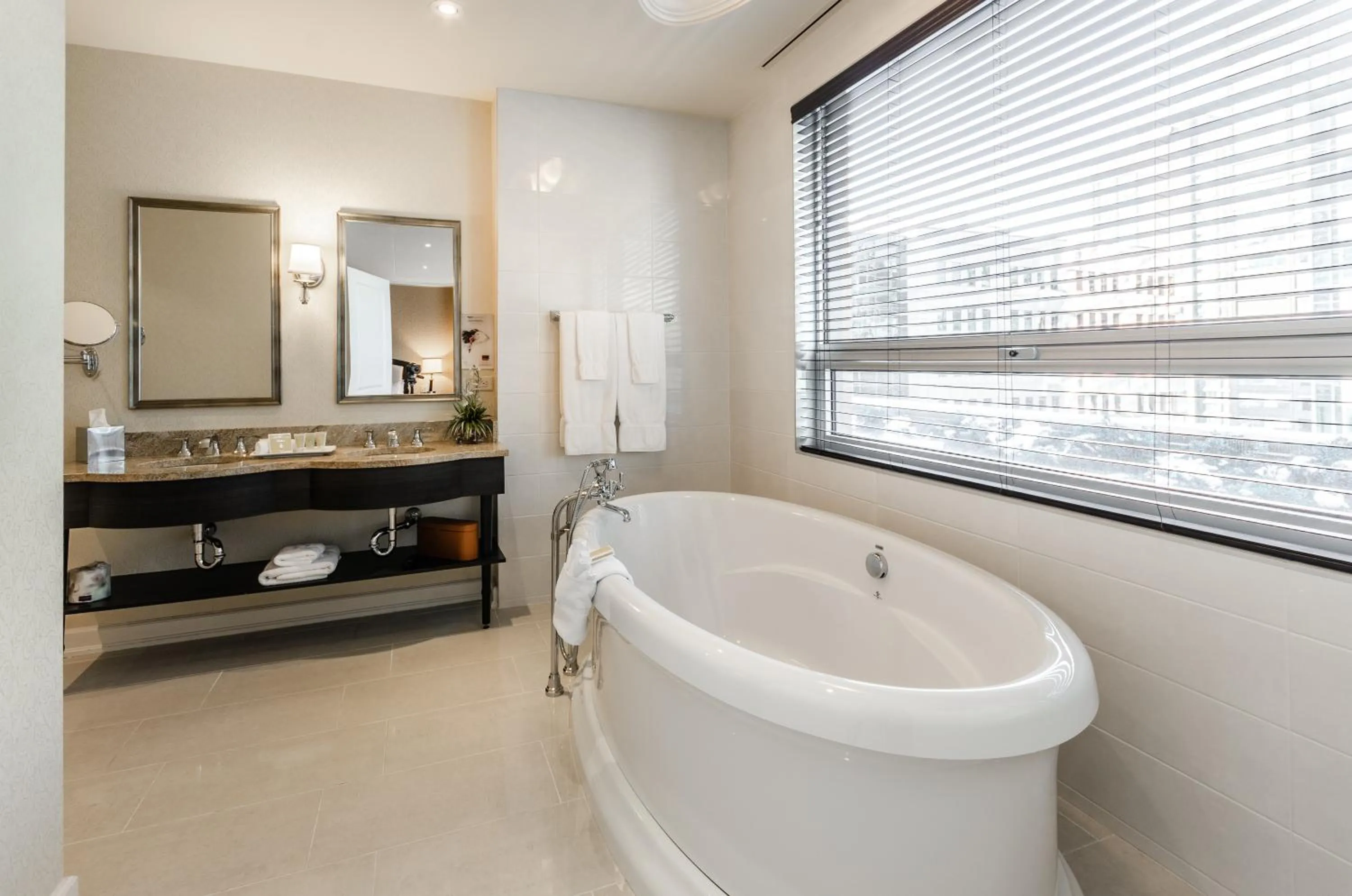 Bathroom in Le St-Martin Hotel Centre-ville – Hotel Particulier