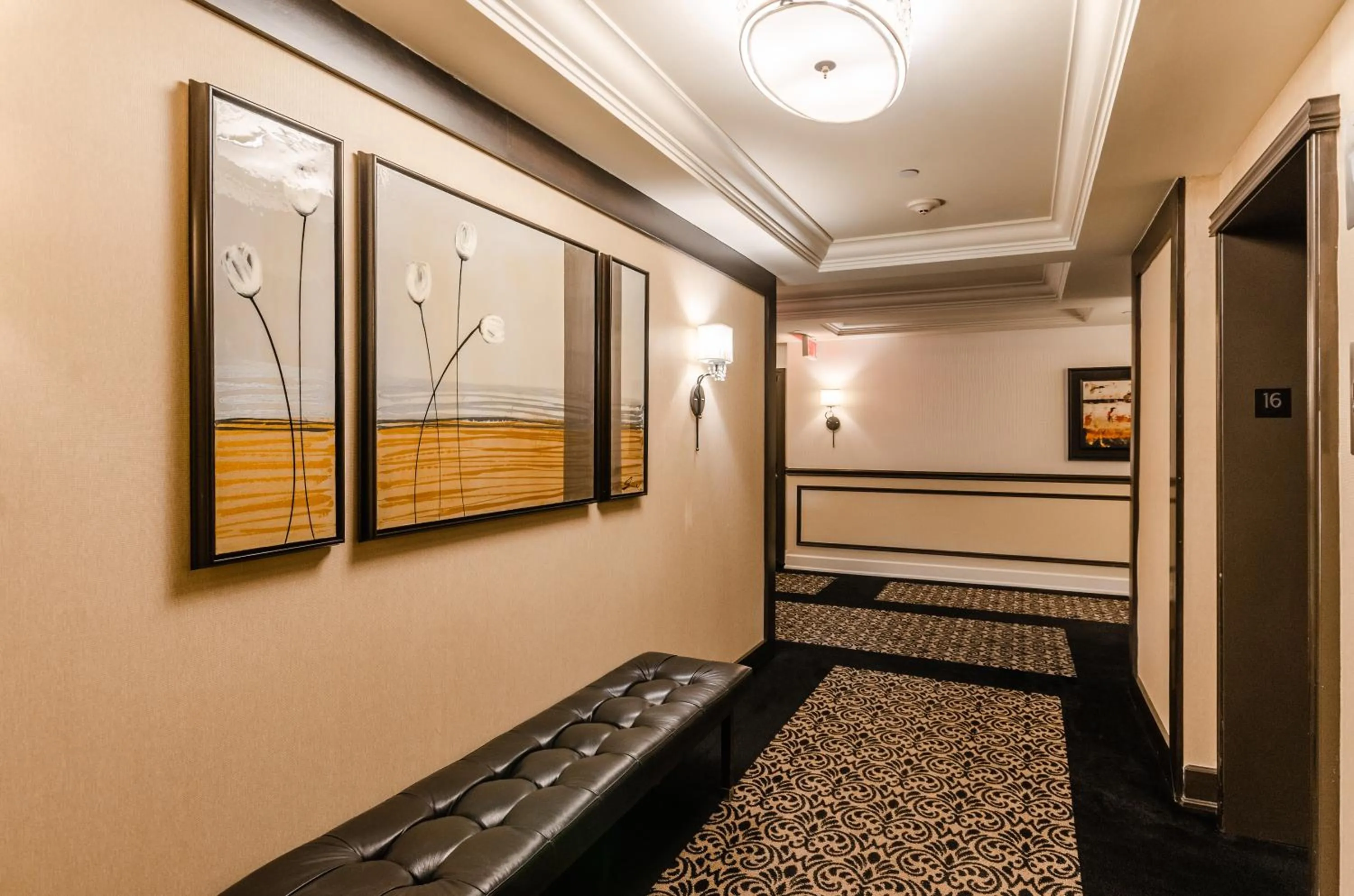 Decorative detail in Le St-Martin Hotel Centre-ville – Hotel Particulier