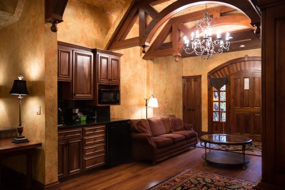 Landoll's Mohican Castle