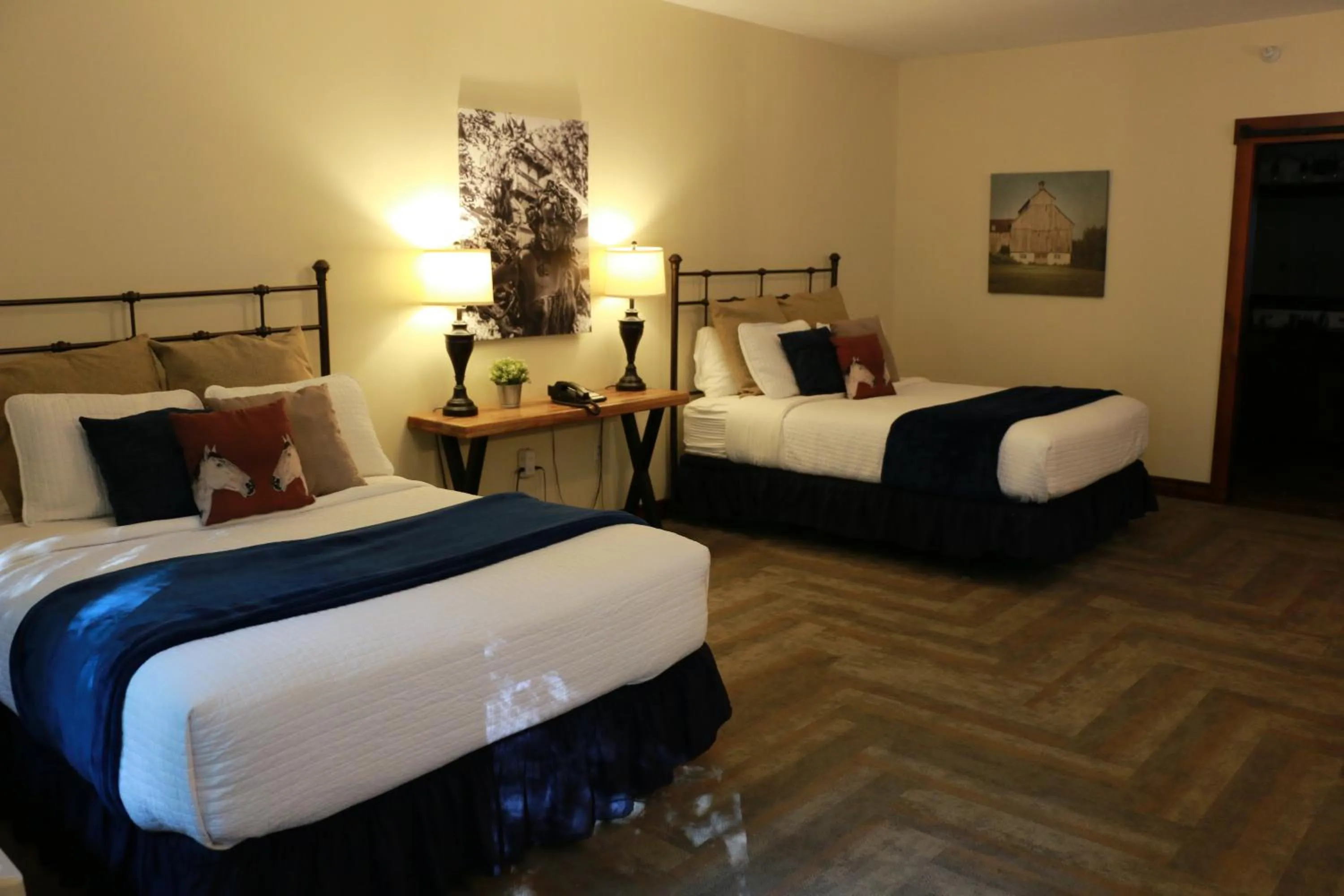 Bed in Landoll's Mohican Castle