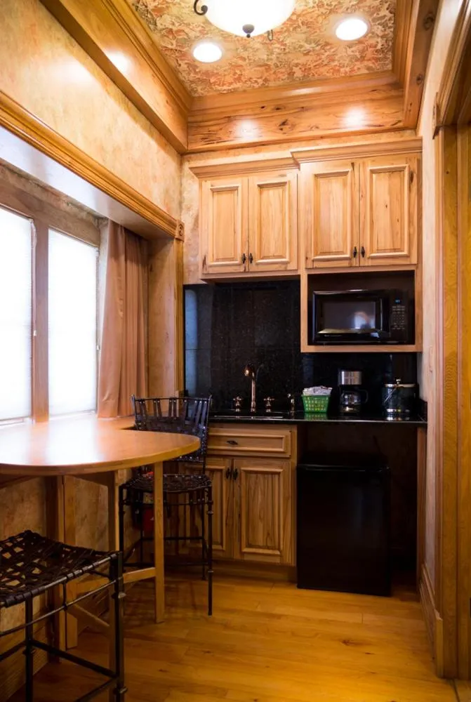 Landoll's Mohican Castle