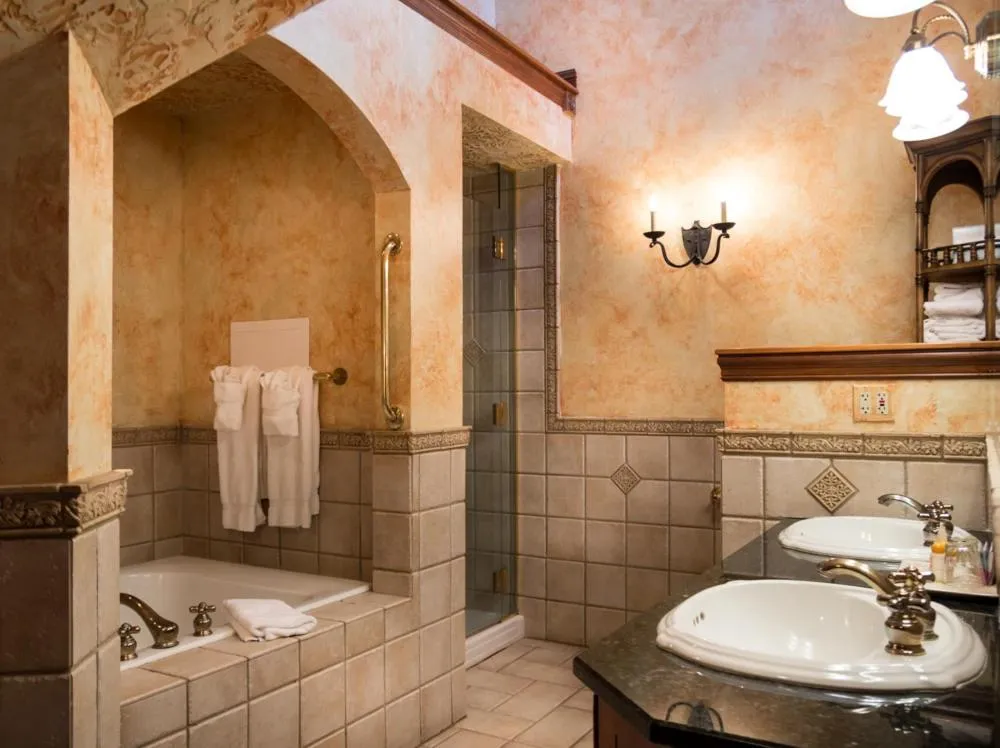 Landoll's Mohican Castle